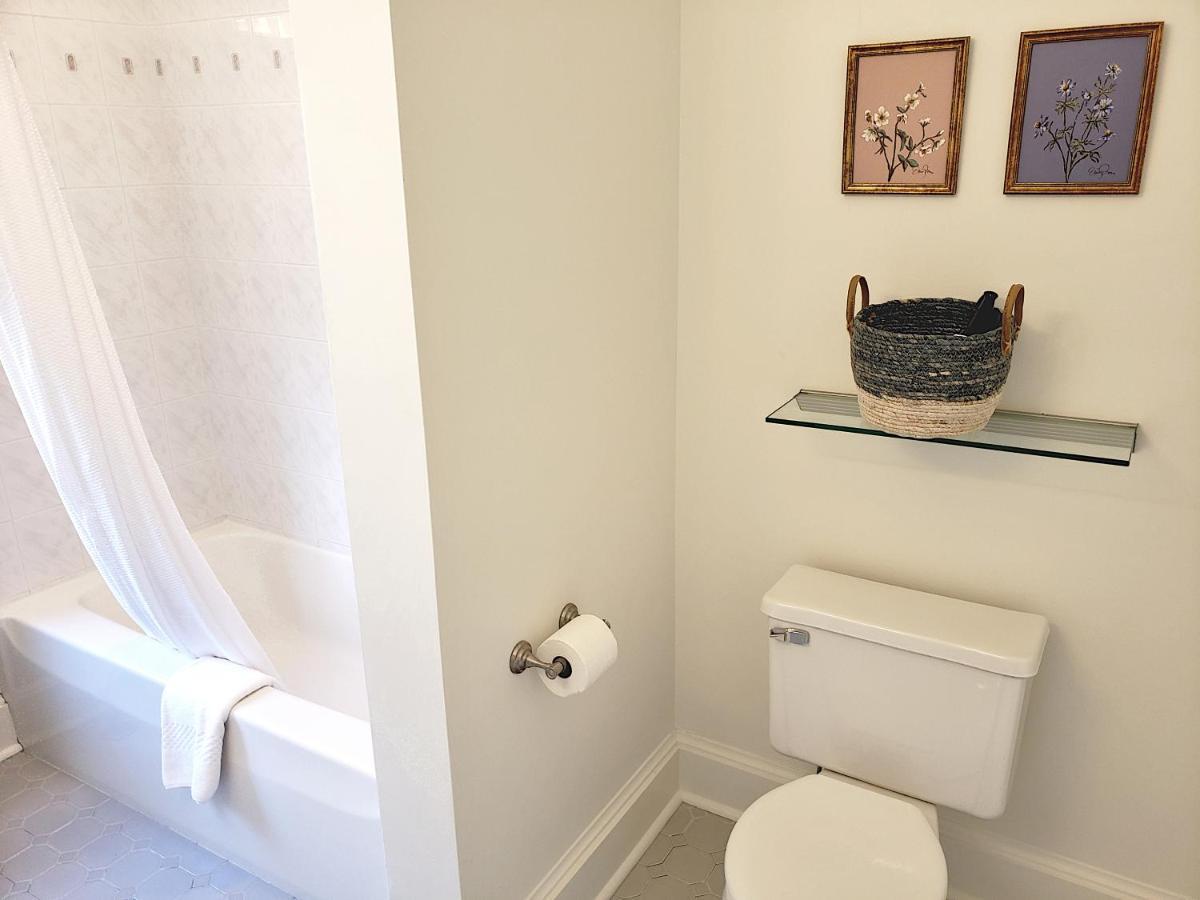 King Room Detached Private Bathroom