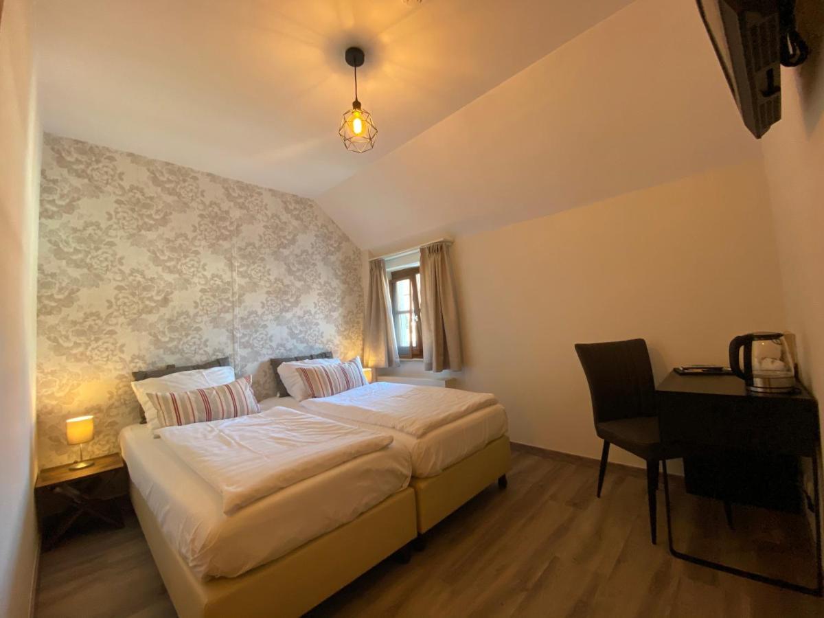 Comfort Double Room Shower
