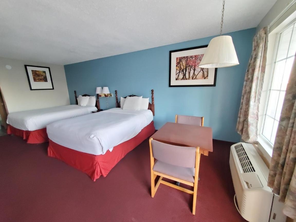 Queen Room Two Queen Beds