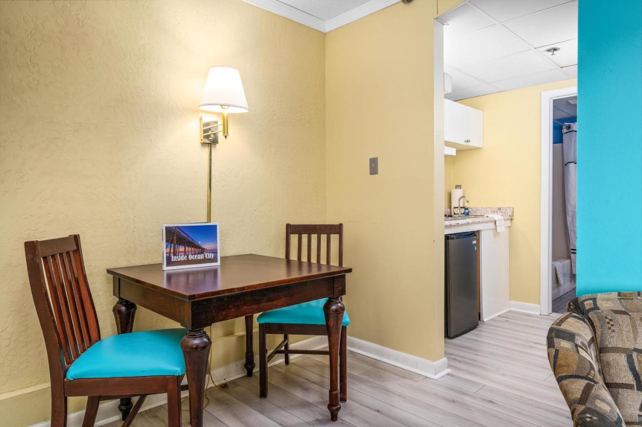 King Suite-No Pets Allowed,1207424251:JPEG