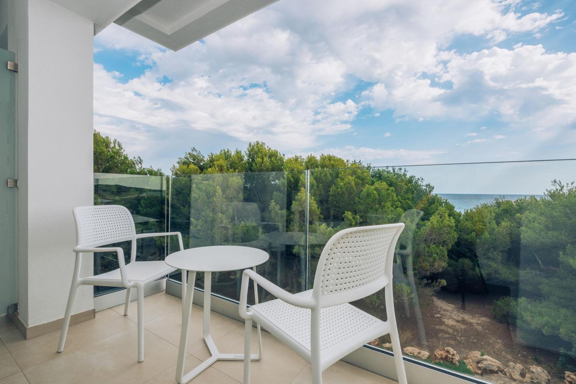Double or Twin Room Garden View