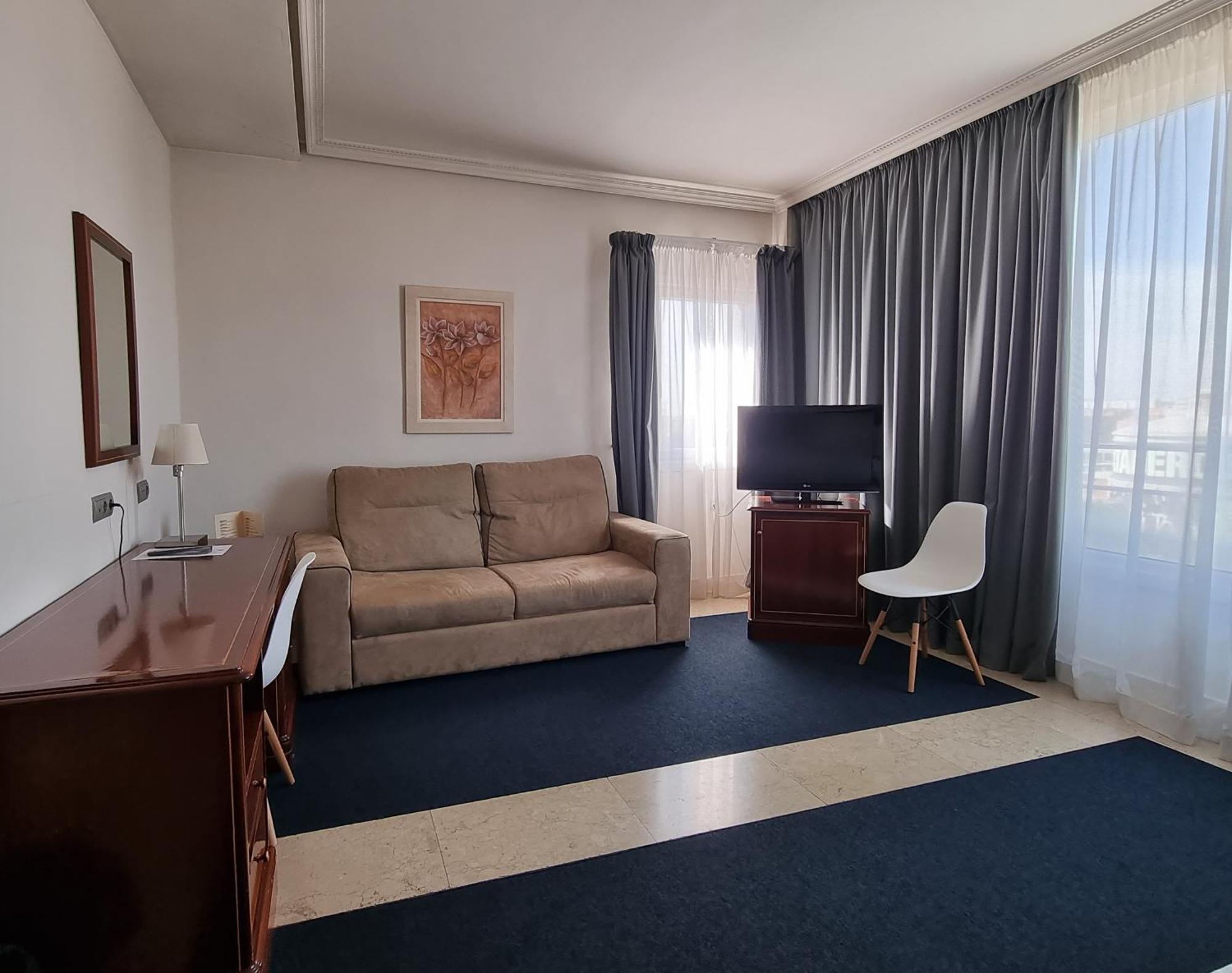 Triple Room,1207590721:JPEG