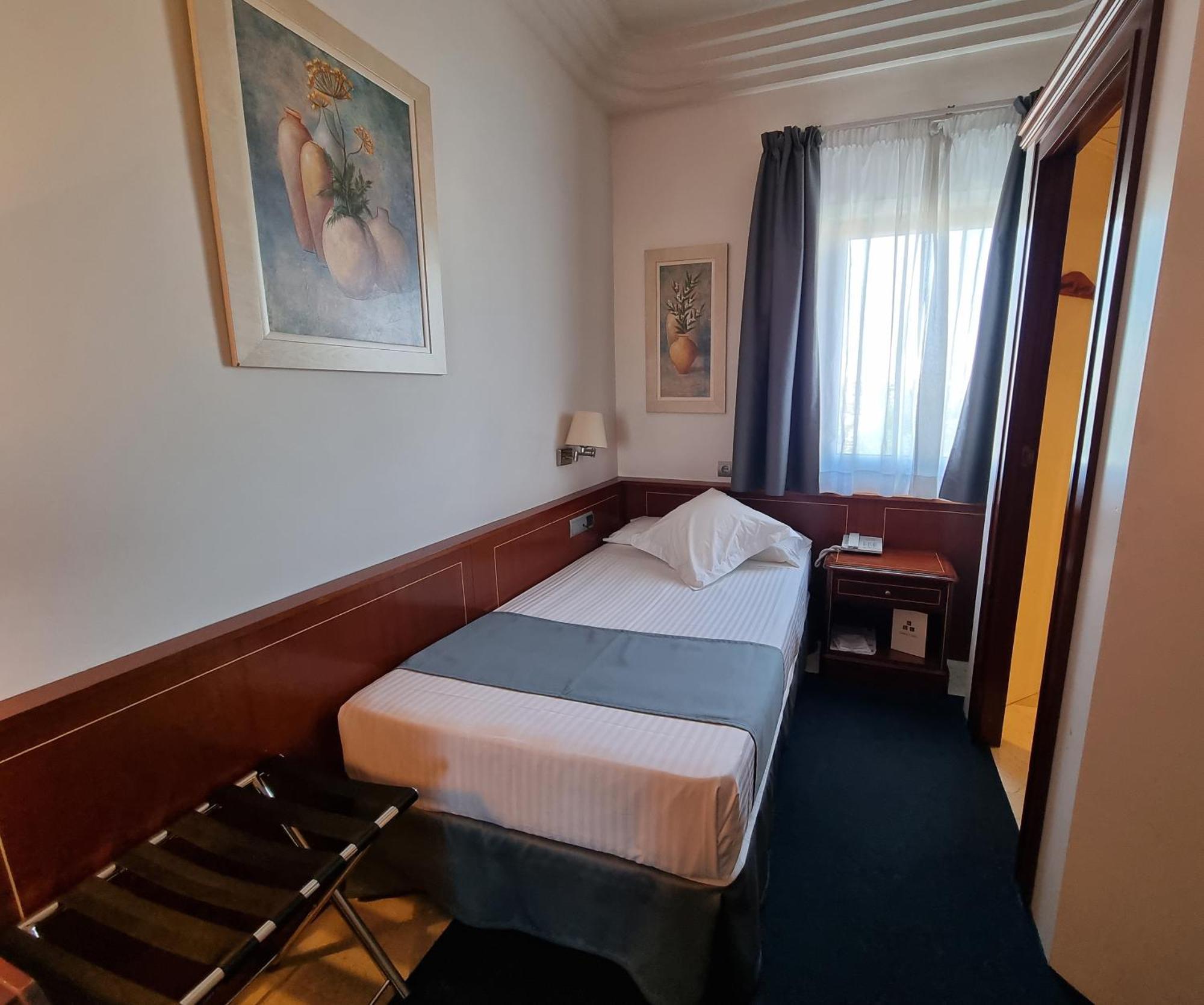 Single Room,1207590187:JPEG