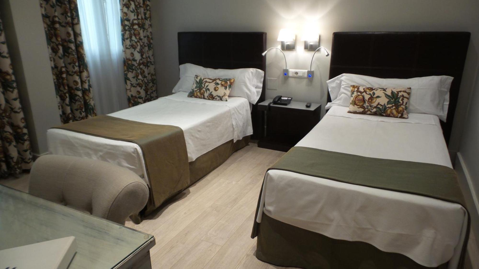 Twin Room,1207609498:JPEG