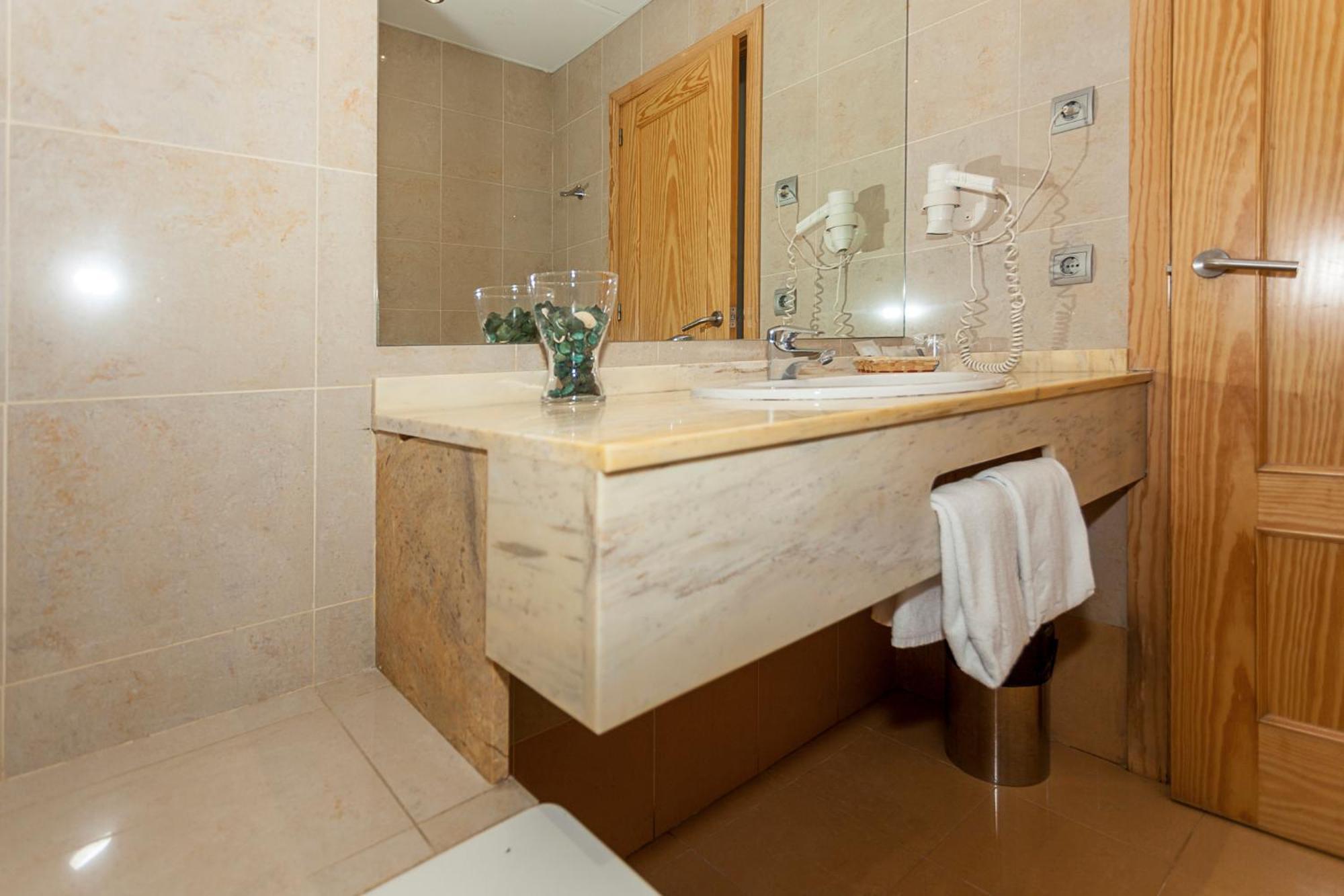 Double or Twin Room Balcony
