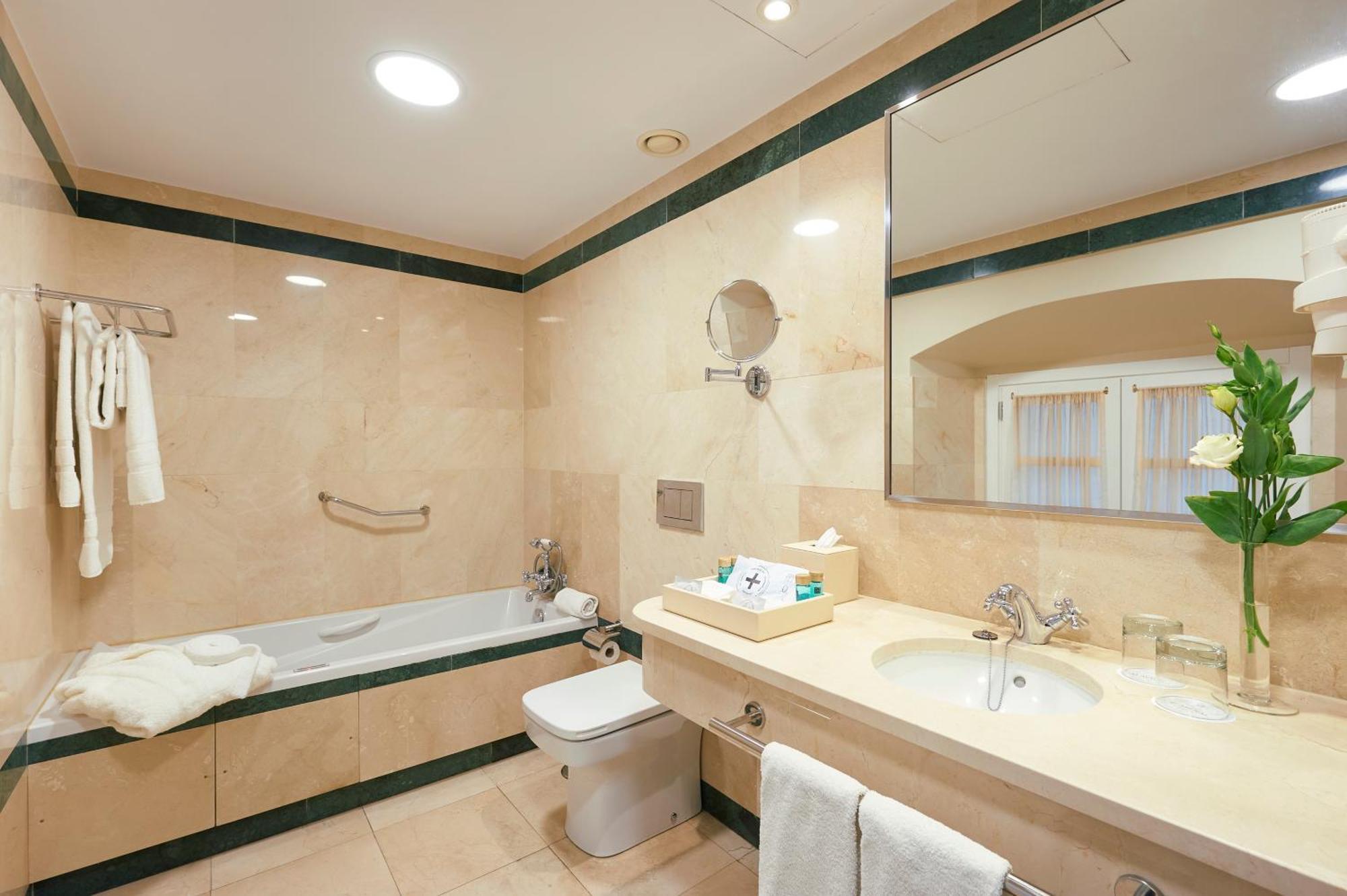 Superior Queen Room