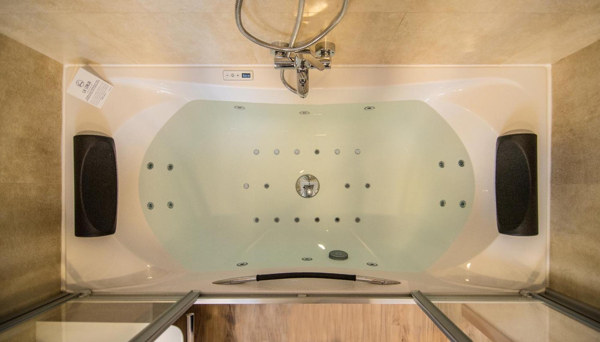 Double Room Spa Bath