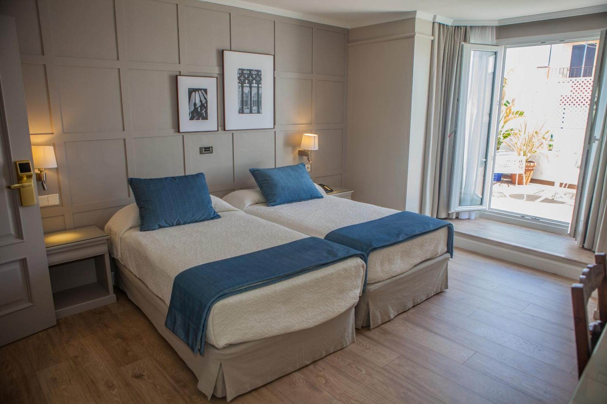 Double or Twin Room Terrace