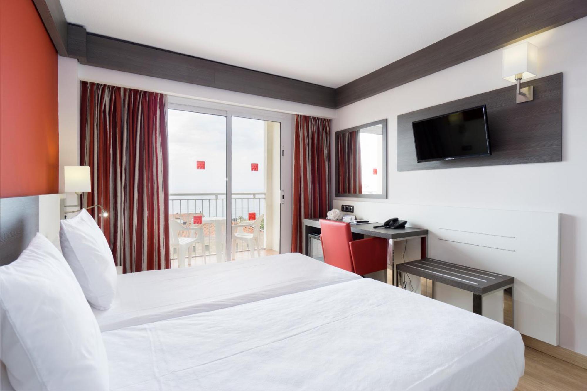 Double or Twin Room Terrace Sea View
