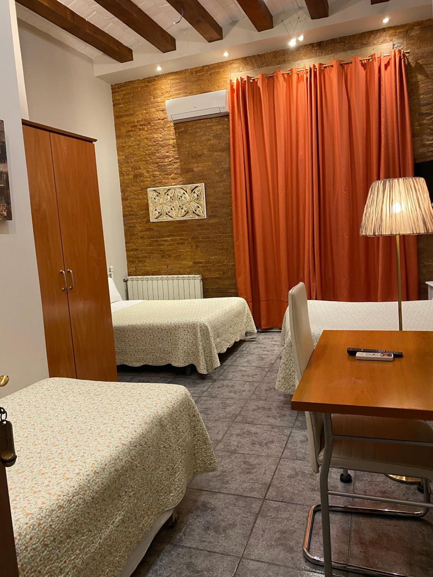Quintuple Room Private Bathroom
