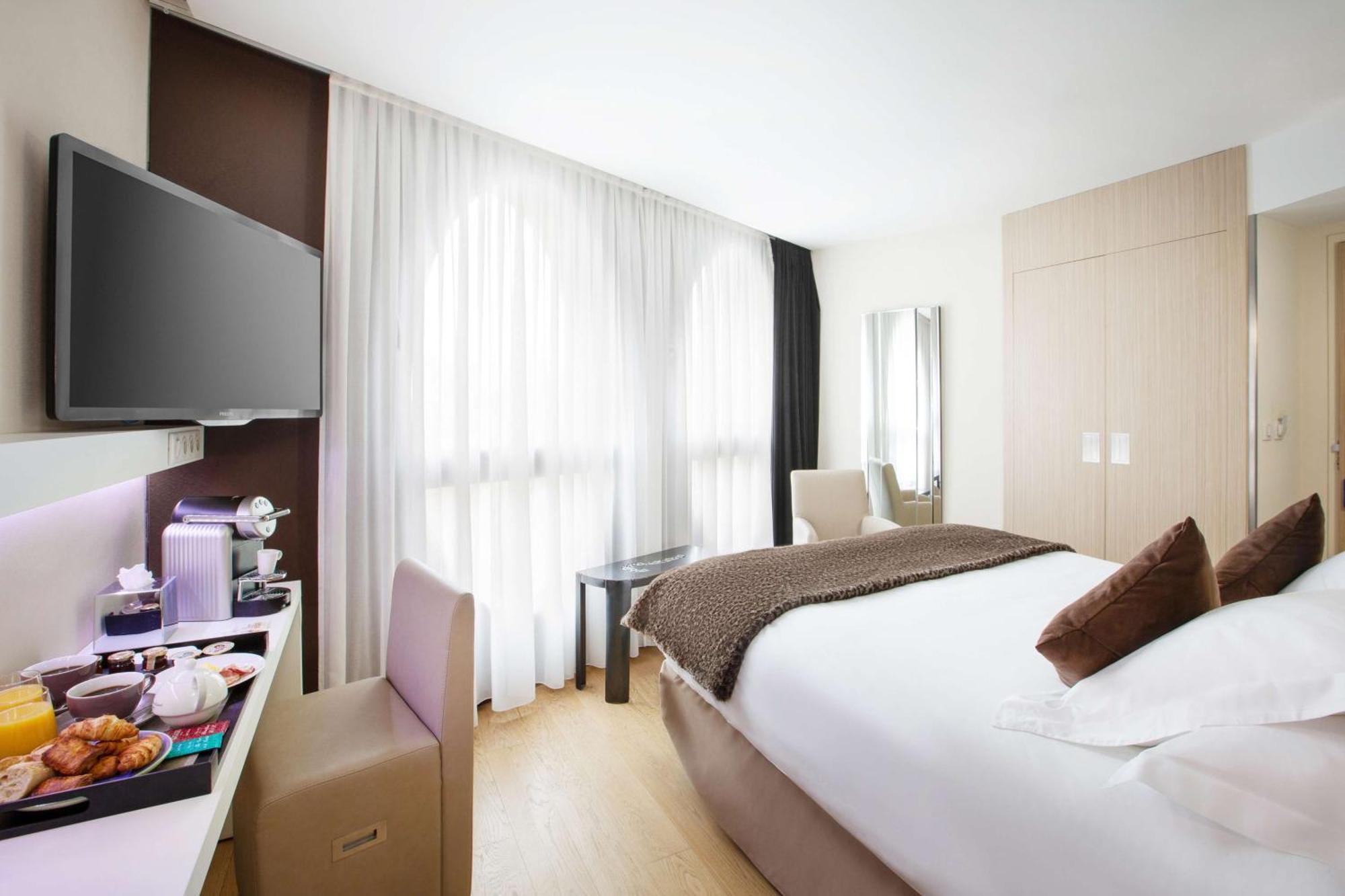 Deluxe Queen Room
