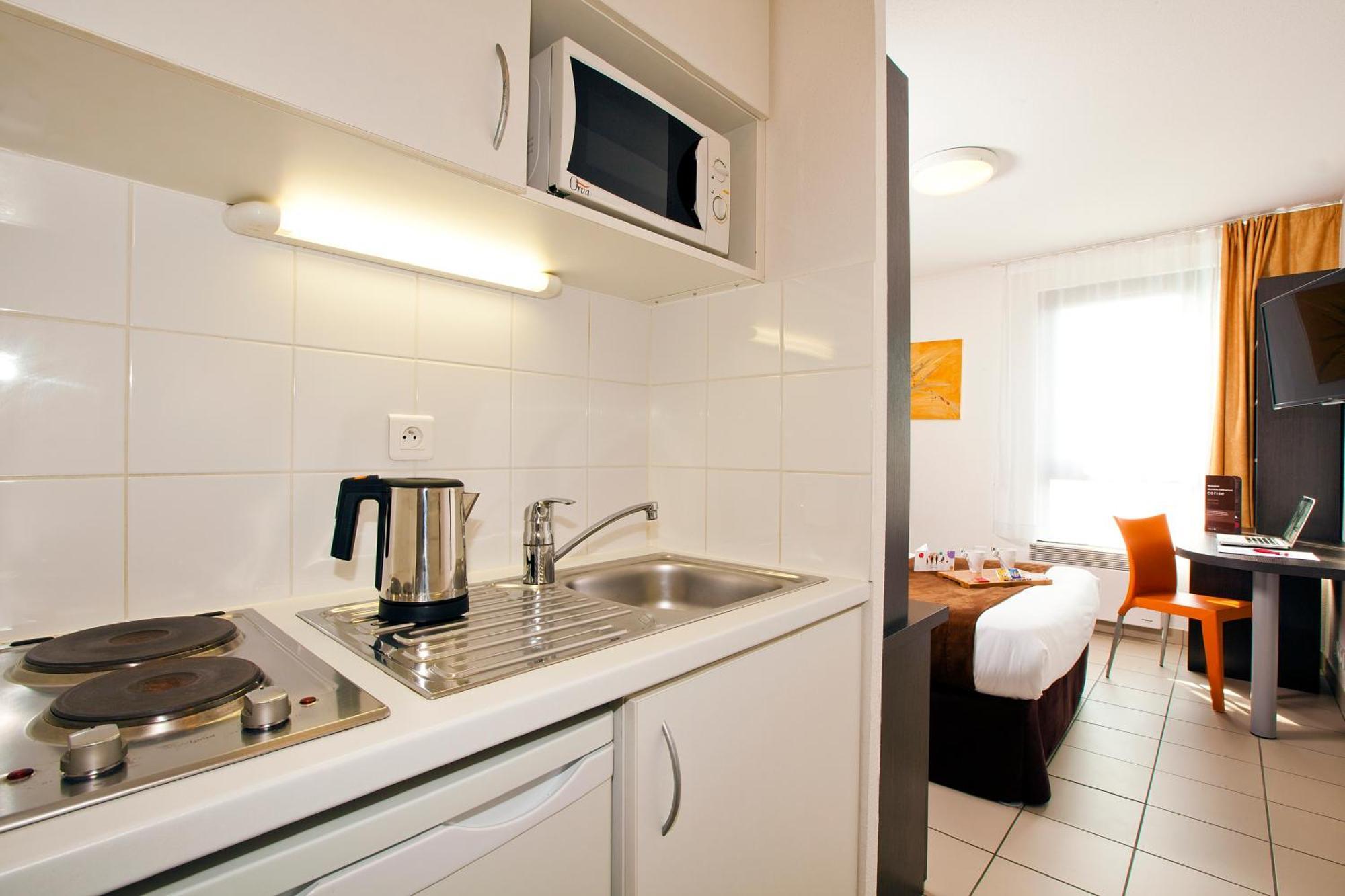 Double Bed Studio