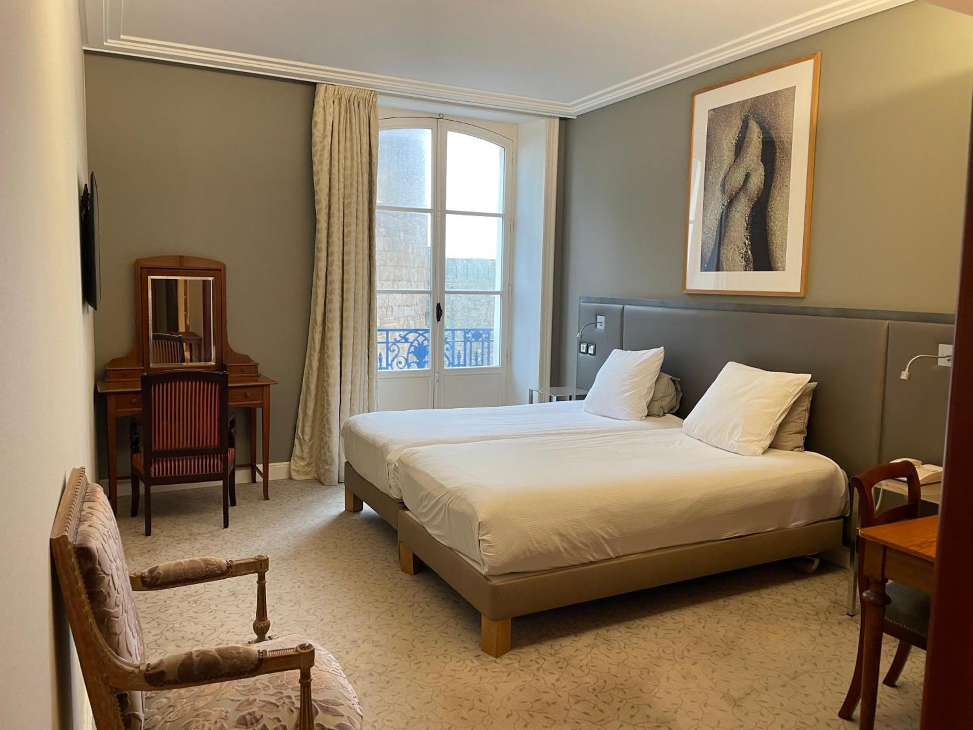 Superior Room,1498503931:JPEG