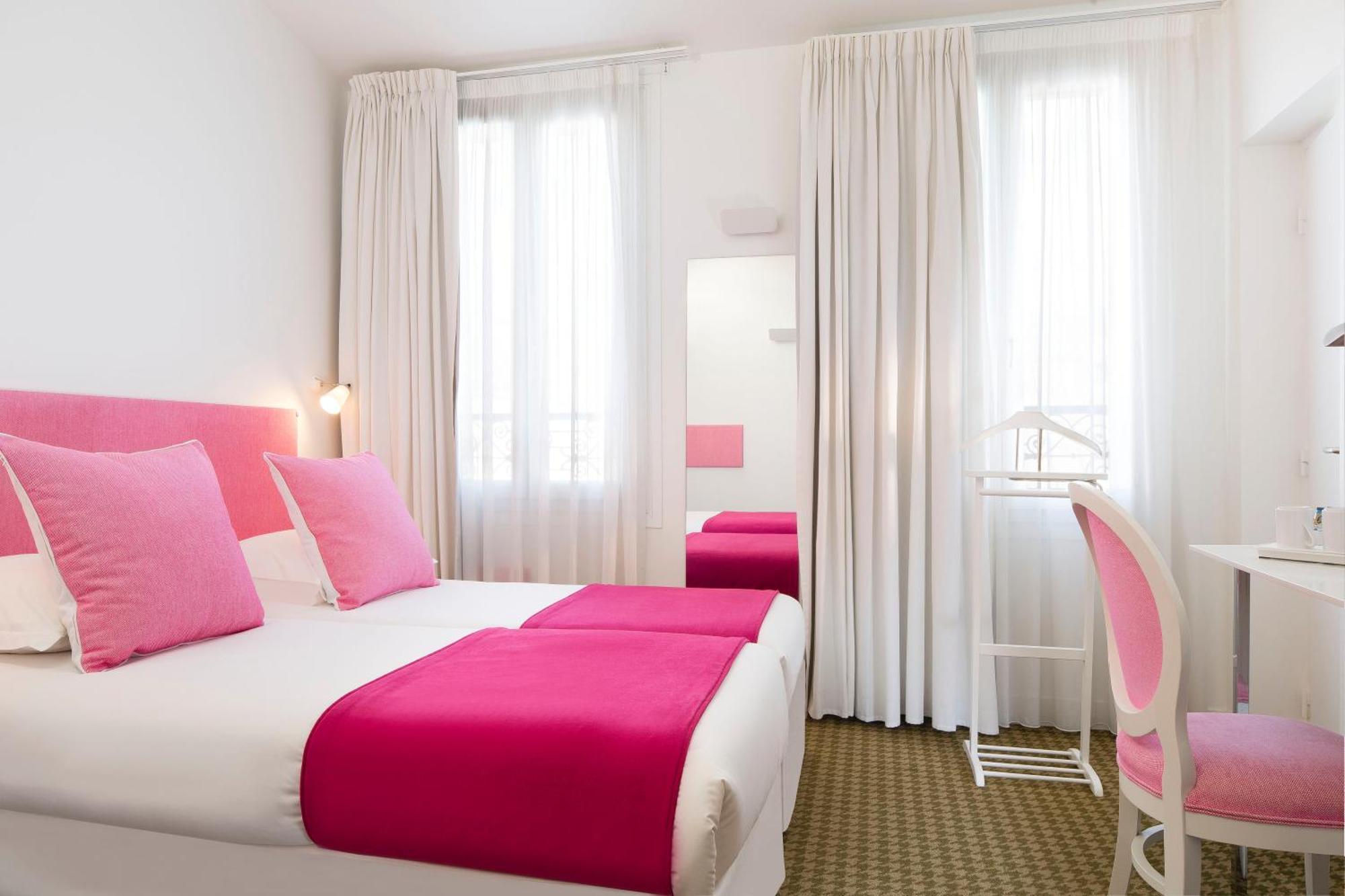 Quarto Superior com 2 Camas de Solteiro