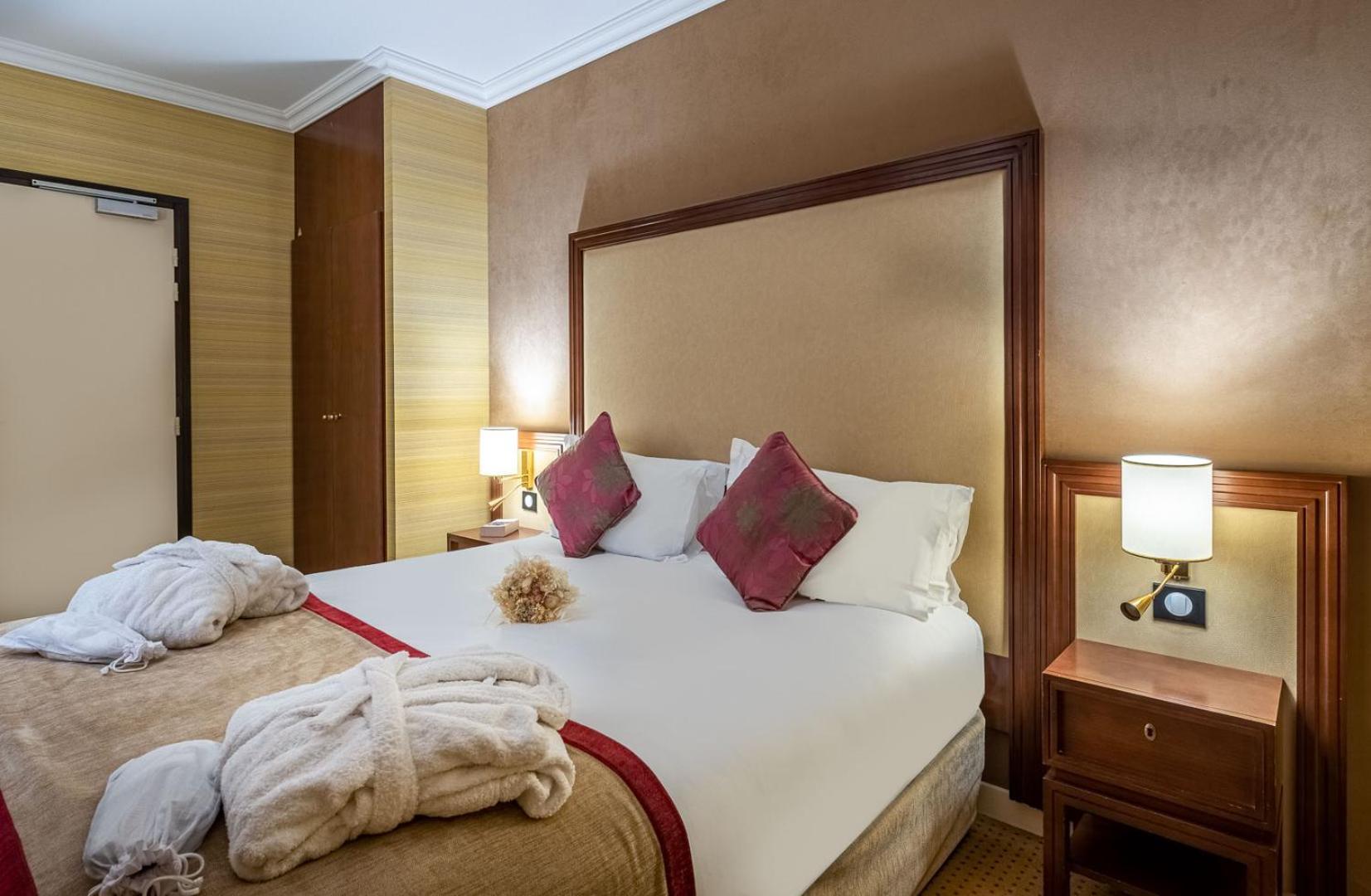 CLASSIC COMFORT Double Room – Courtyard view