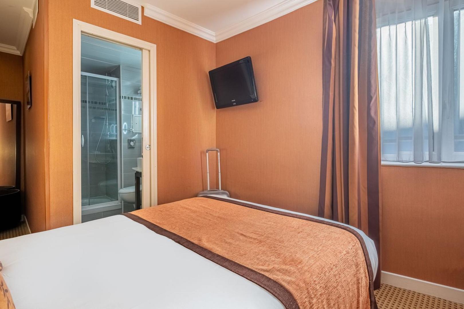 SUPERIOR Double Room – Courtyard View