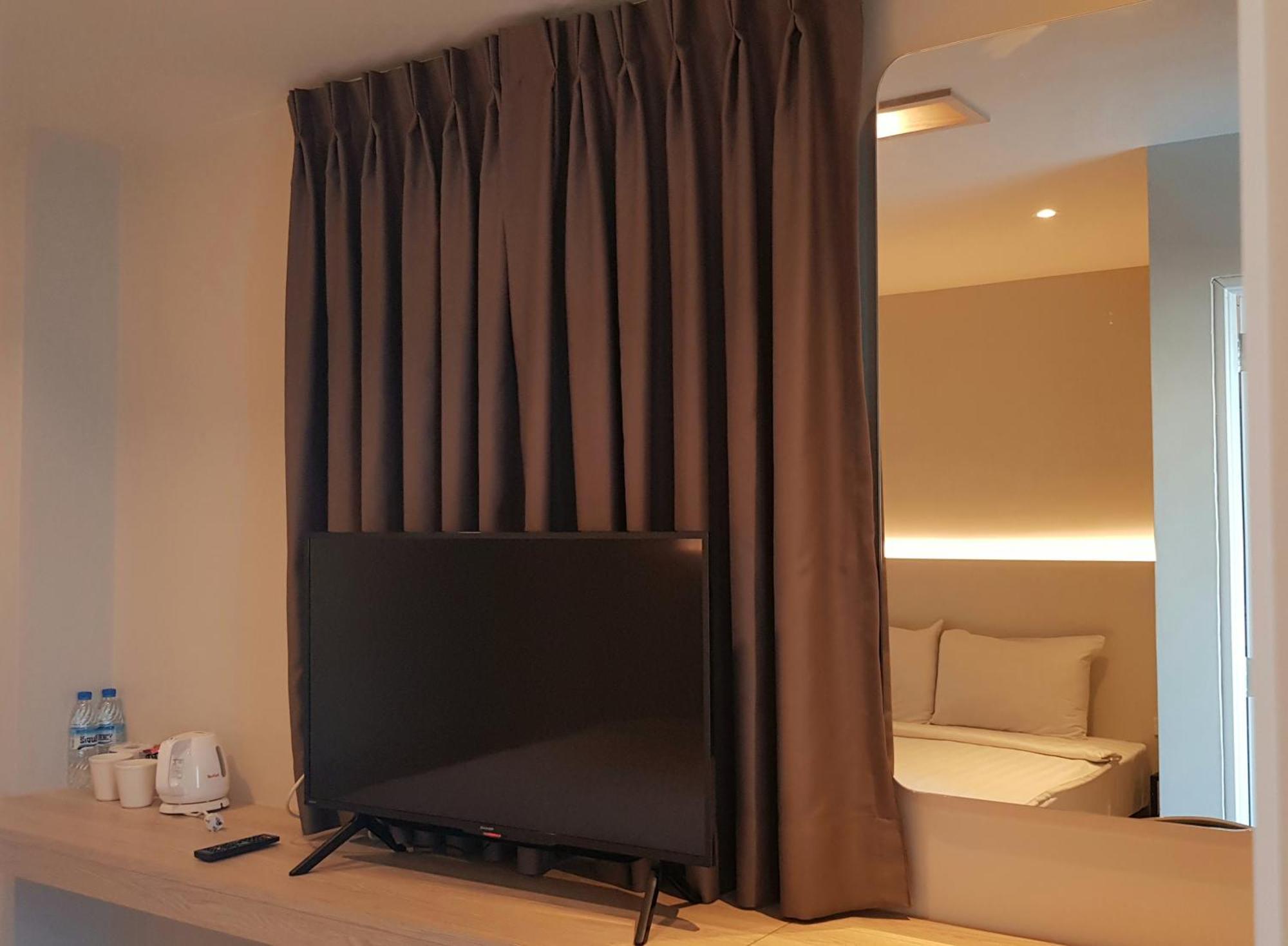 Deluxe room Main Building