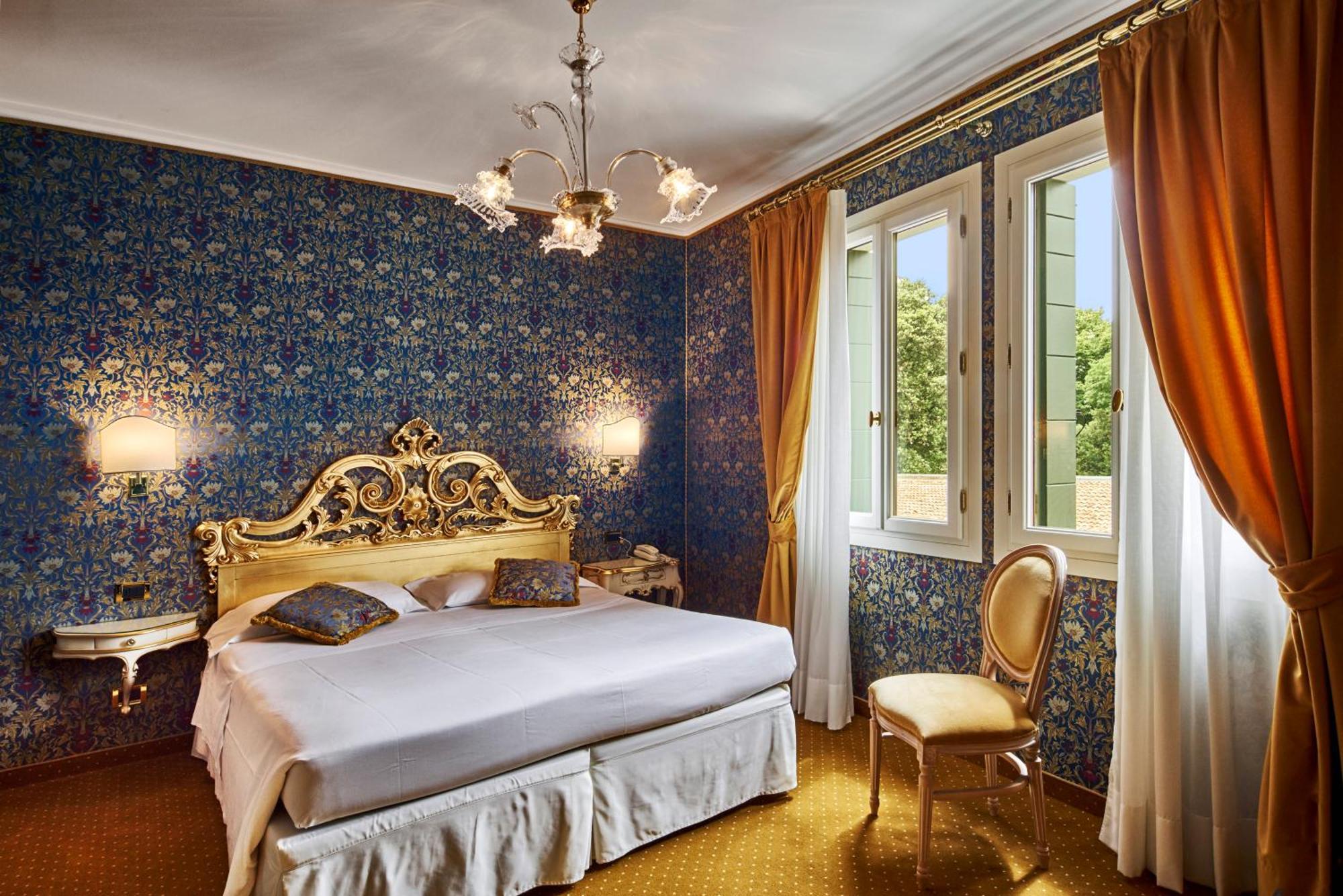 Deluxe room Canal View