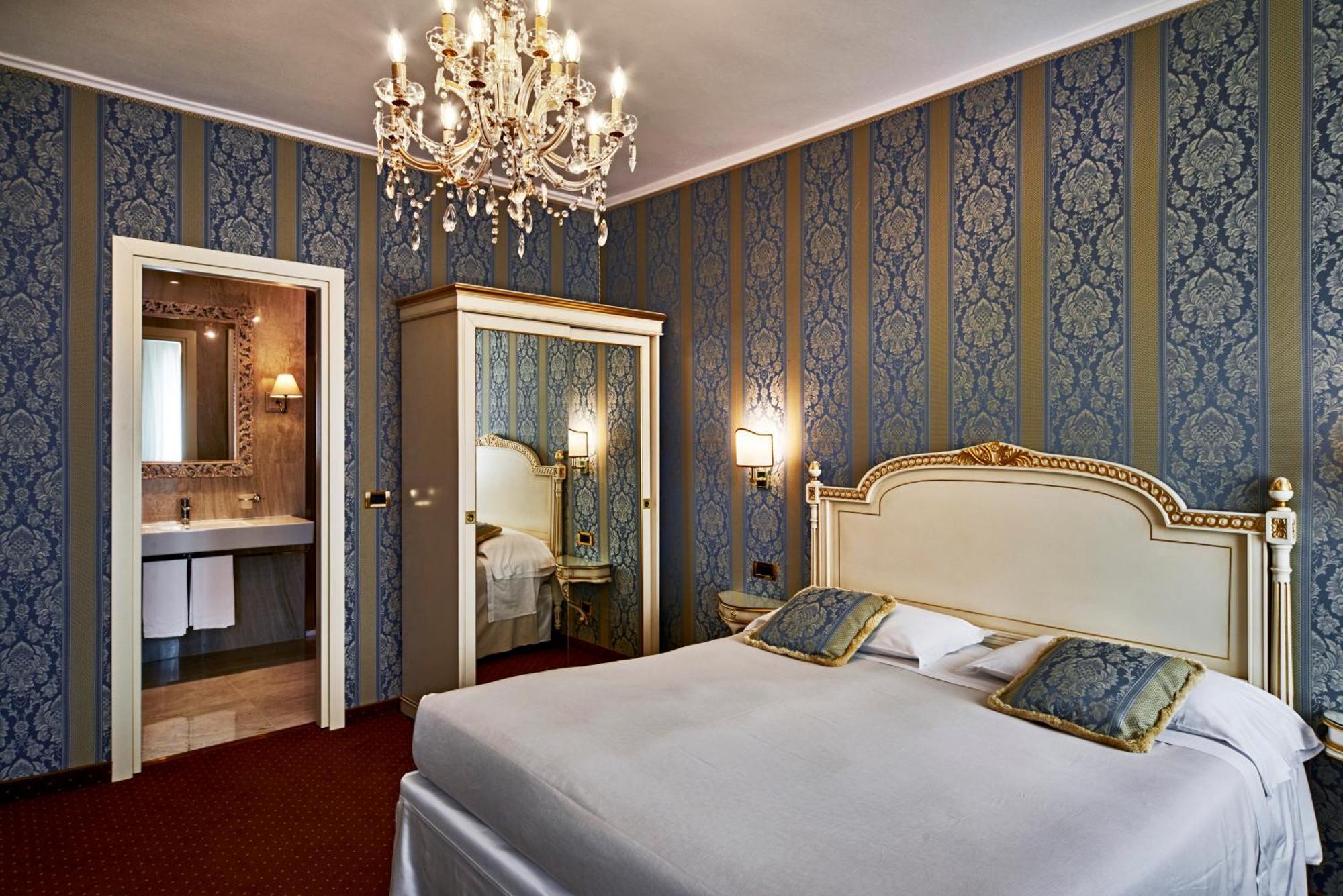 Deluxe room Canal View