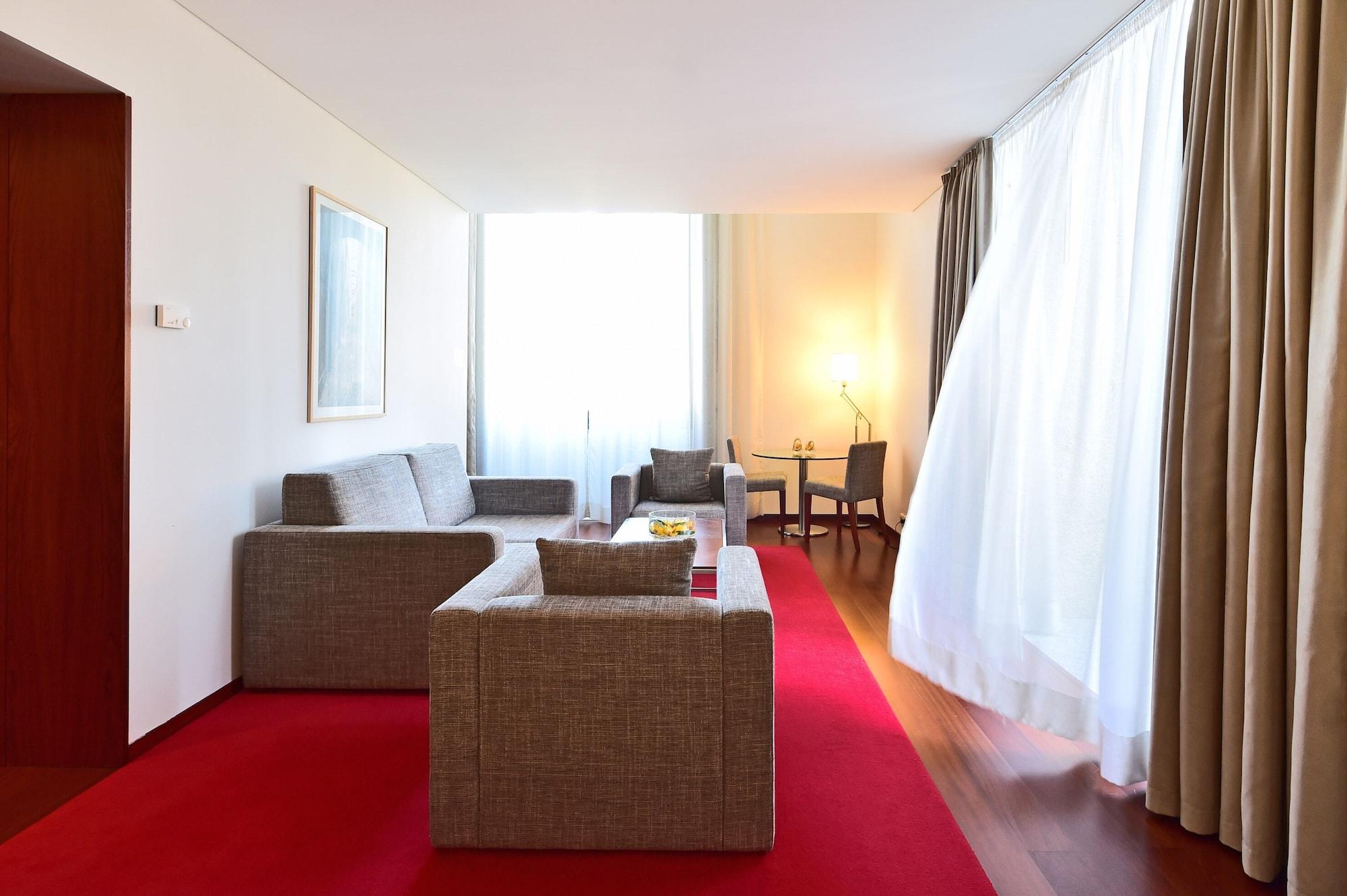 Mezzanine Suite