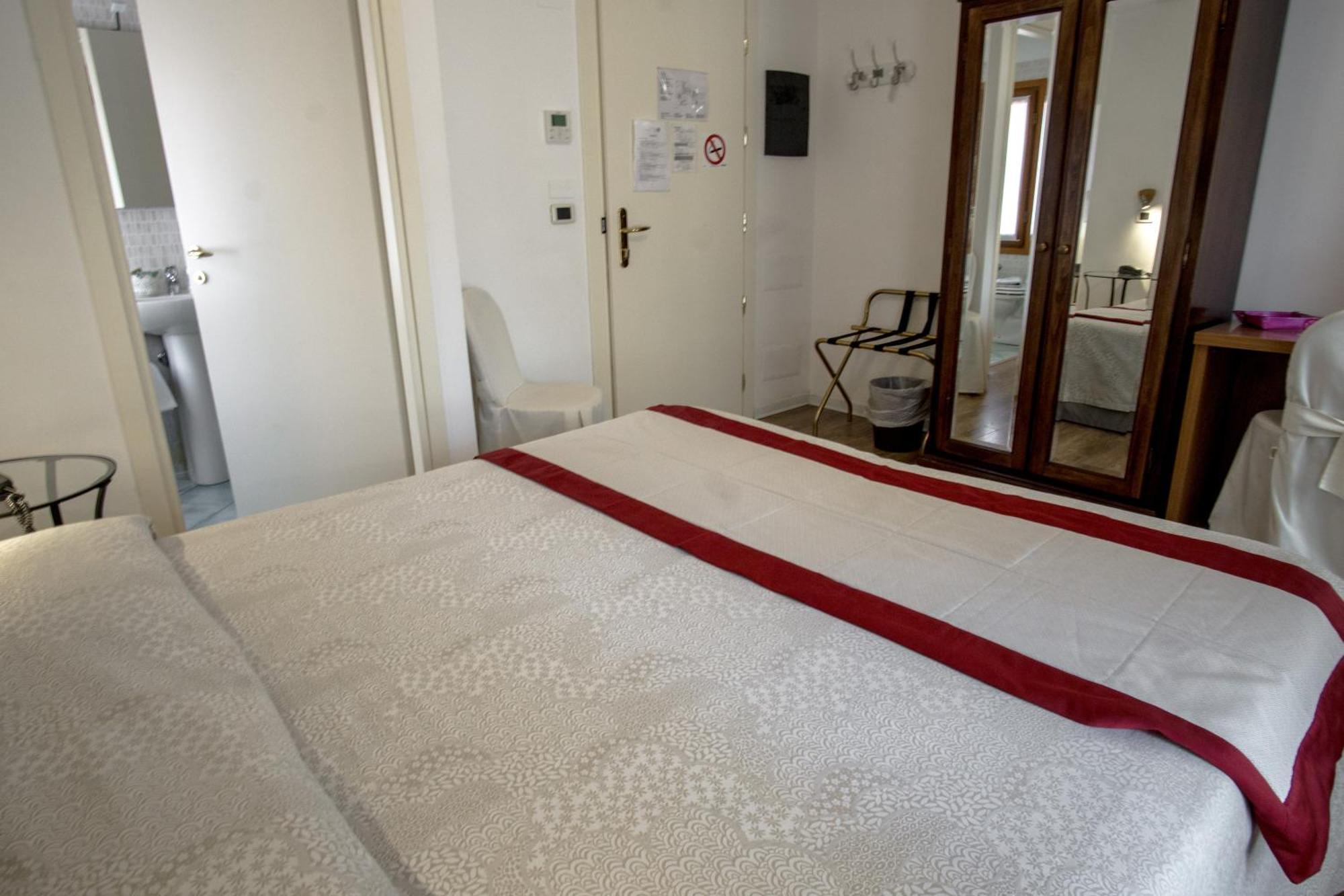 Double Room,1209334603:JPEG