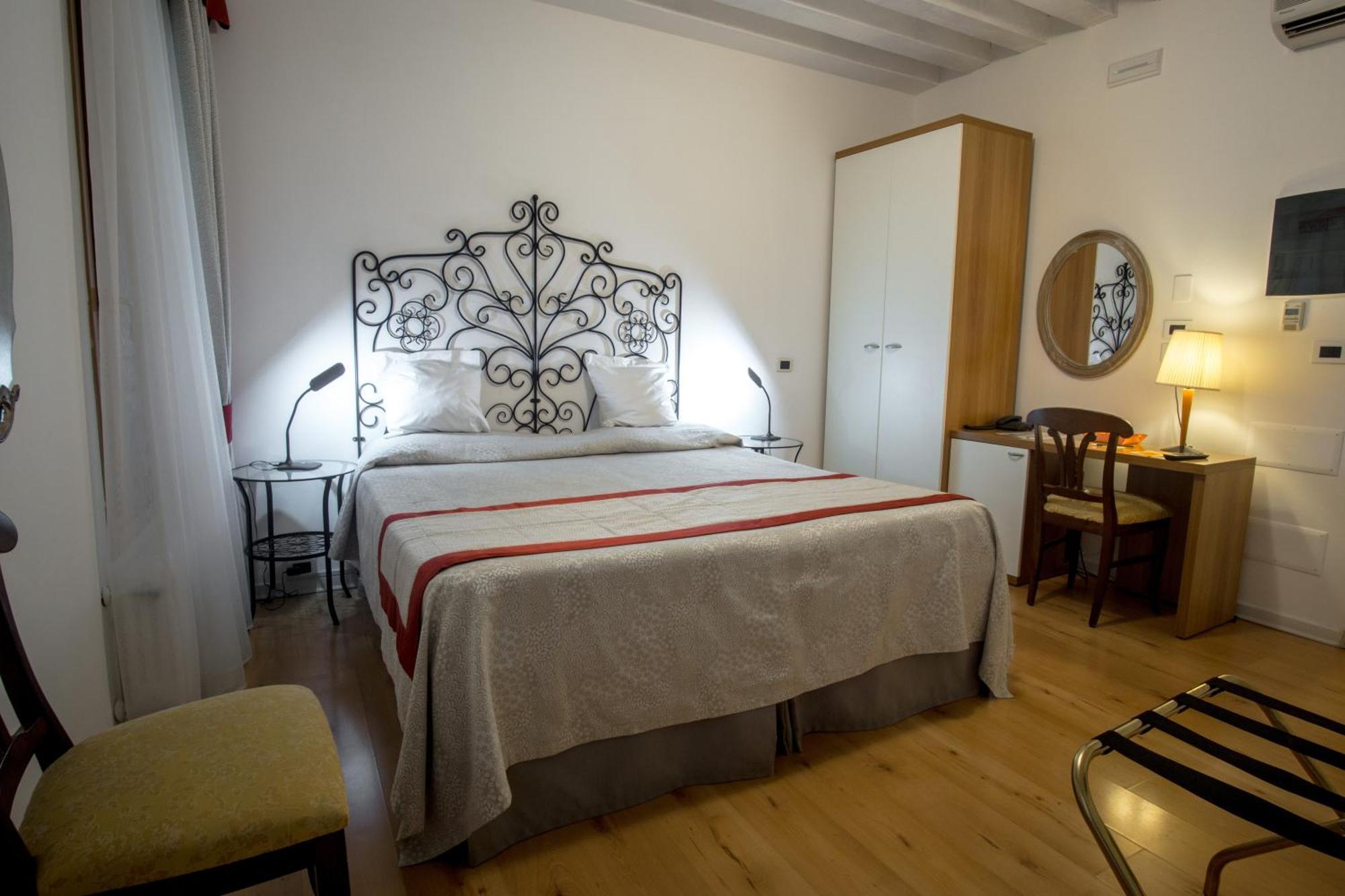Comfort Double or Twin Room