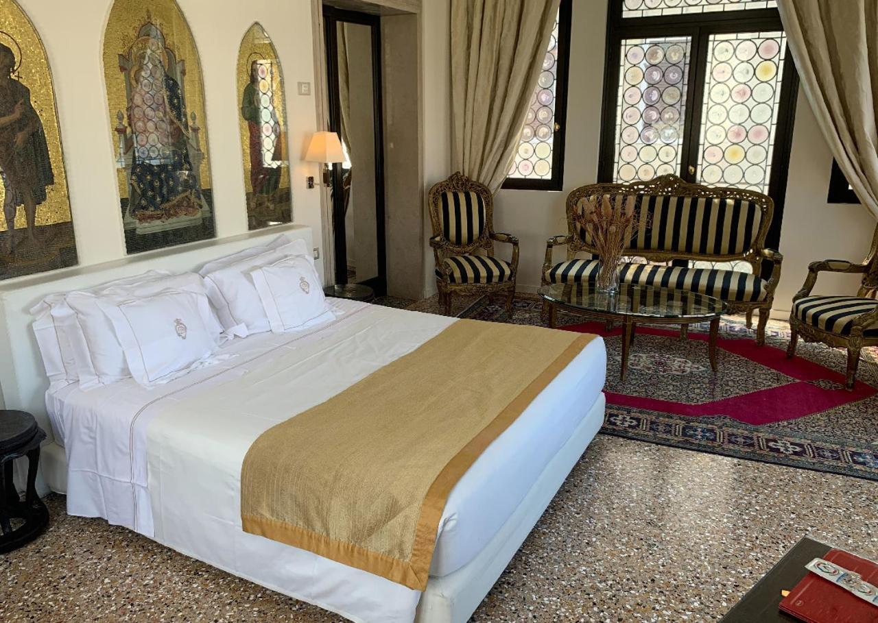 Junior Suite Grand Canal View