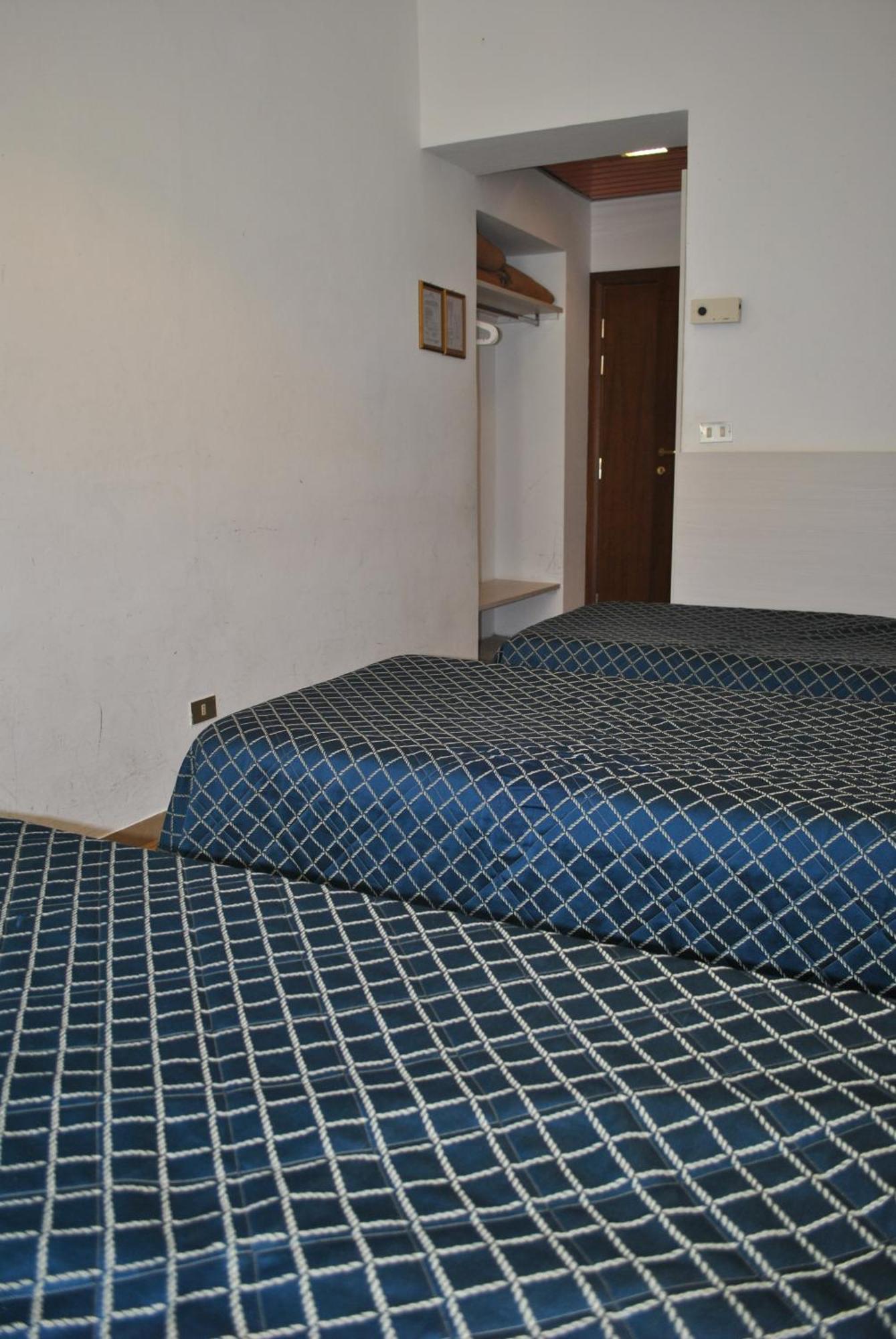 Economy Triple Room