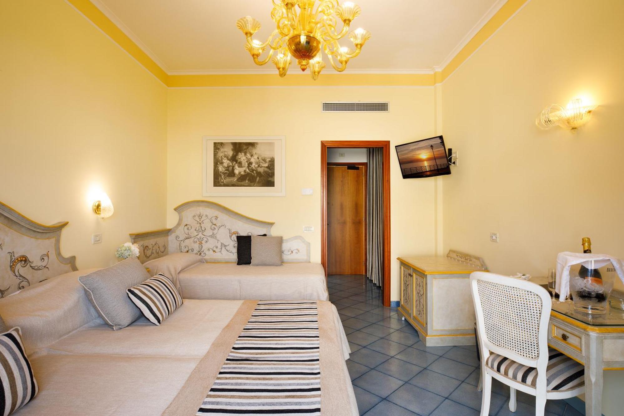 Economy Triple Room