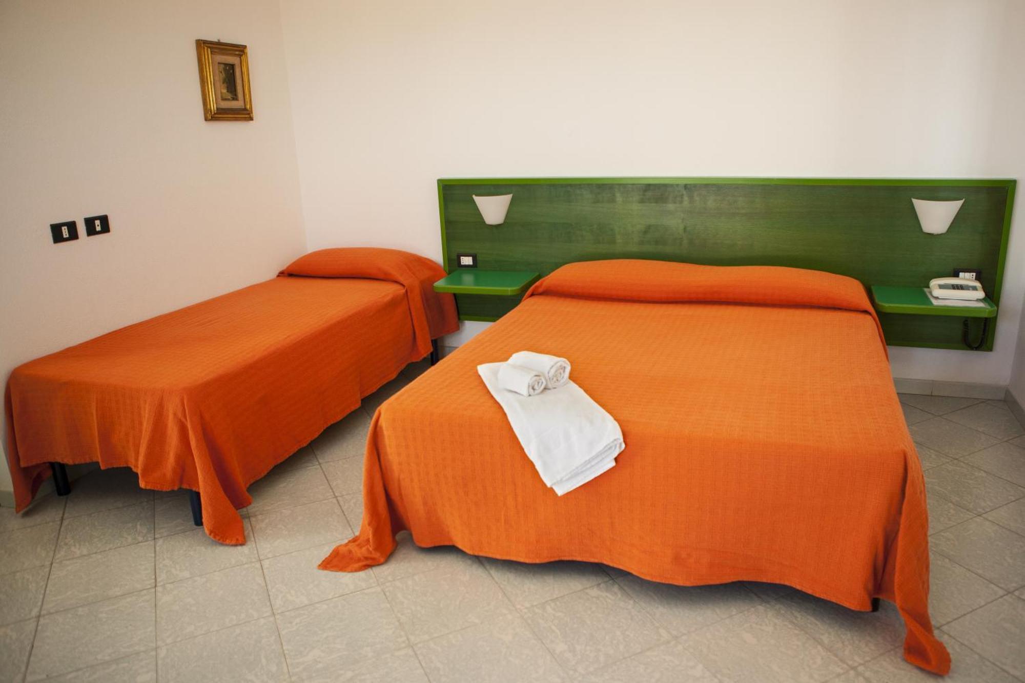 Comfort Triple Room
