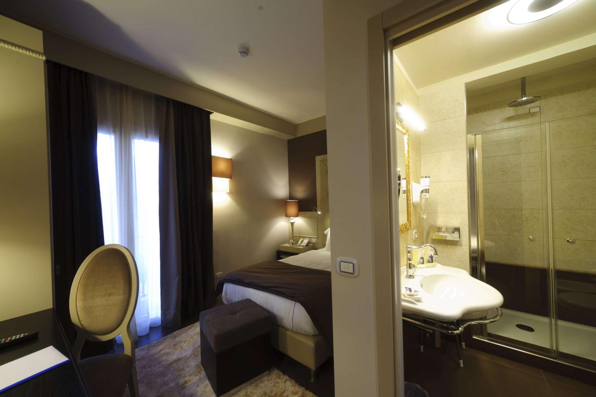 Classic Single Room