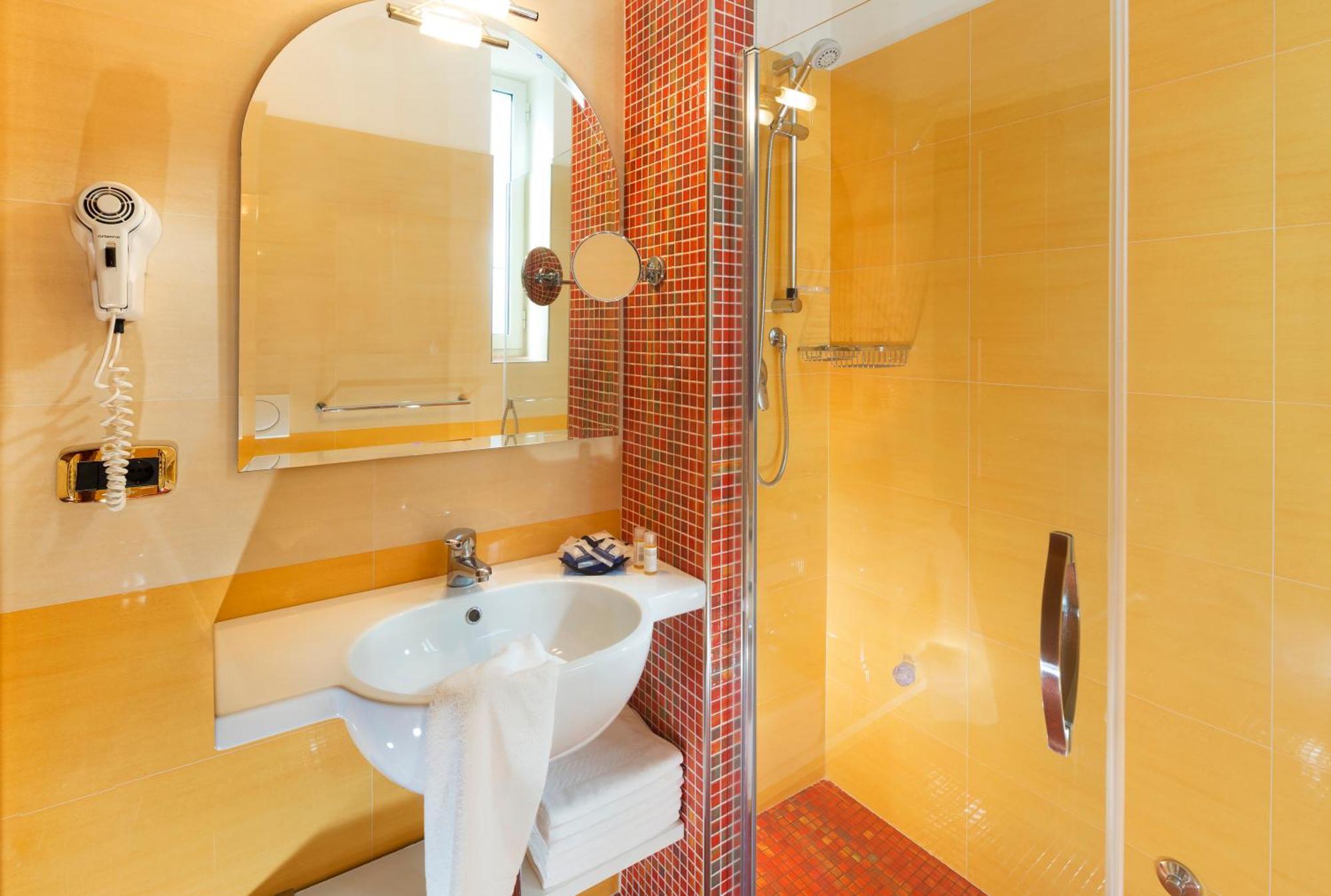 Single Room,1209664522:JPEG