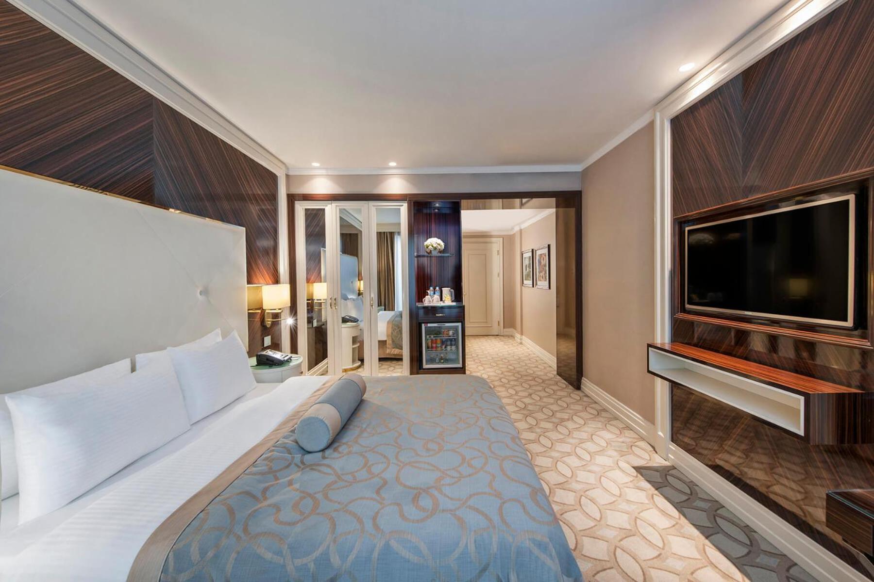 Premium Room Queen Size Bed