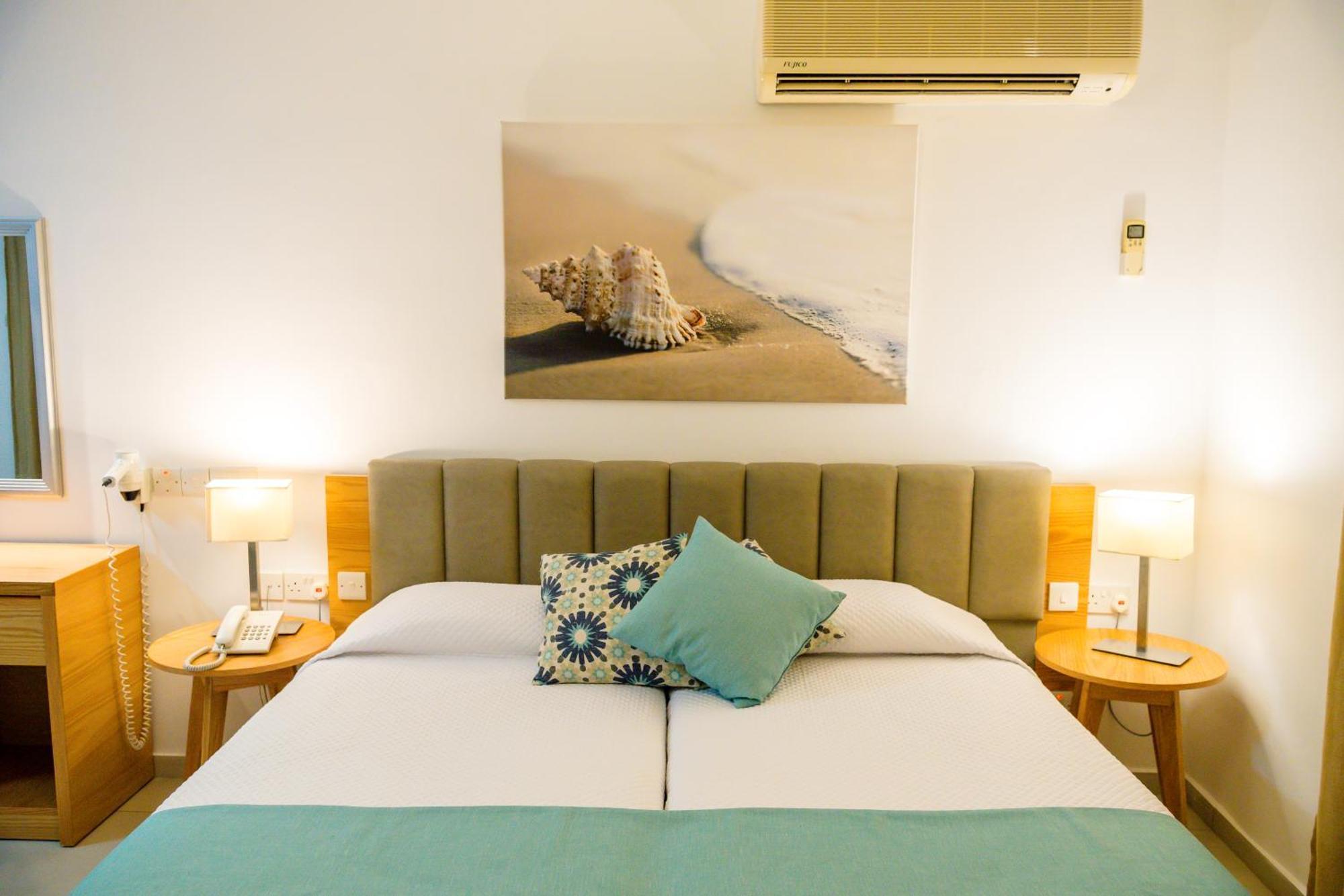 Superior One-Bedroom Apartment Inland View