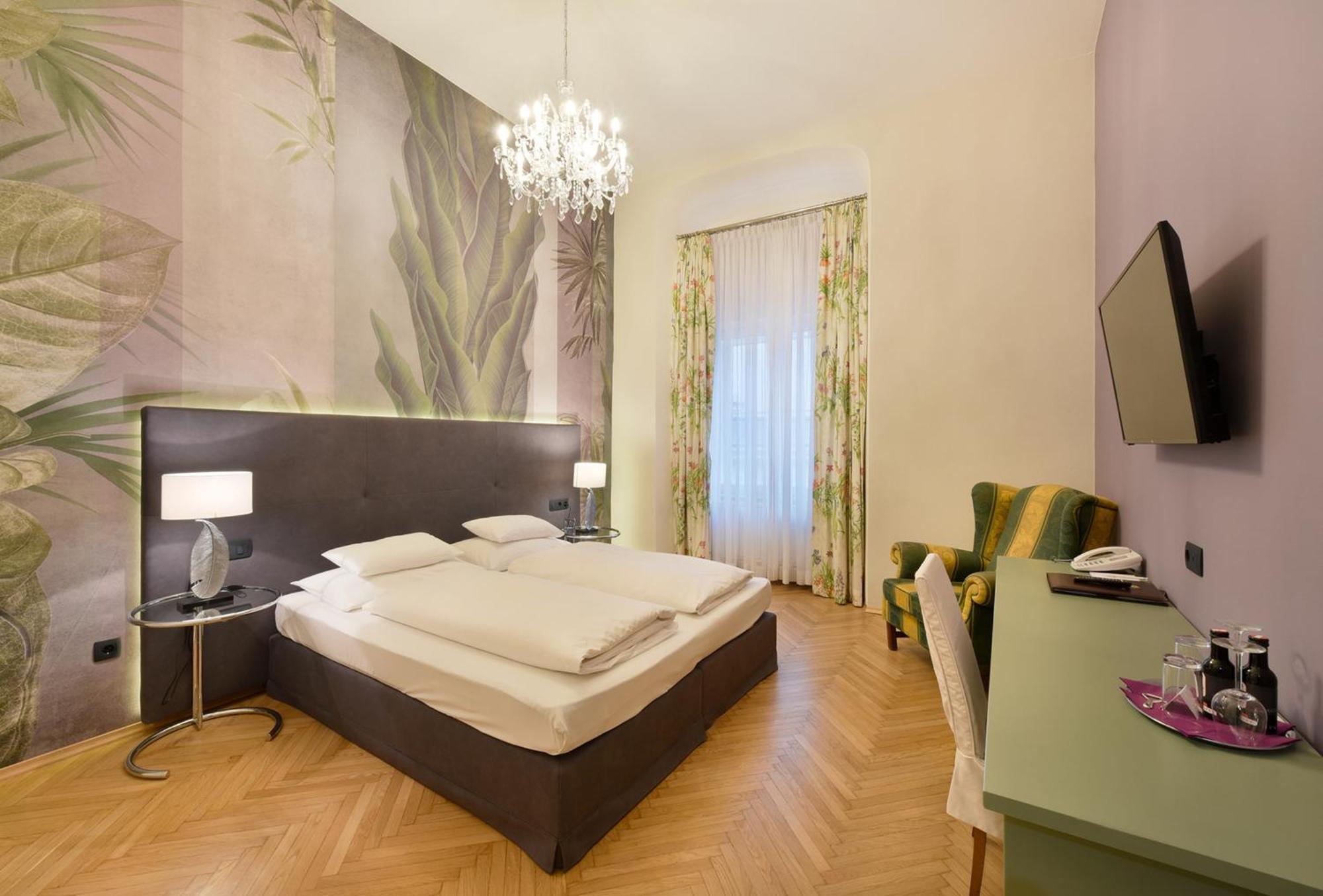 Classic Double Room
