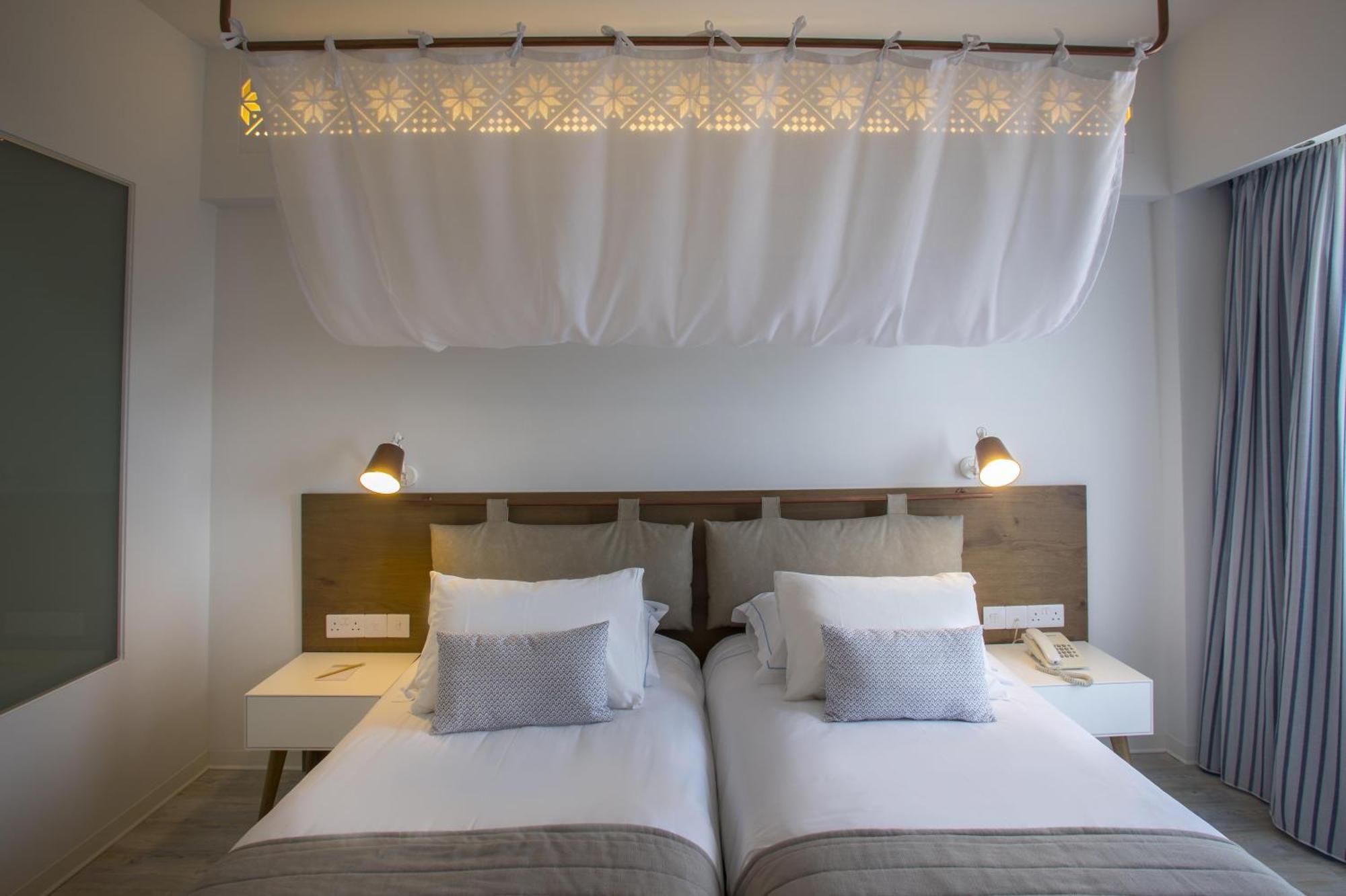 Double or Twin Room Side Sea View