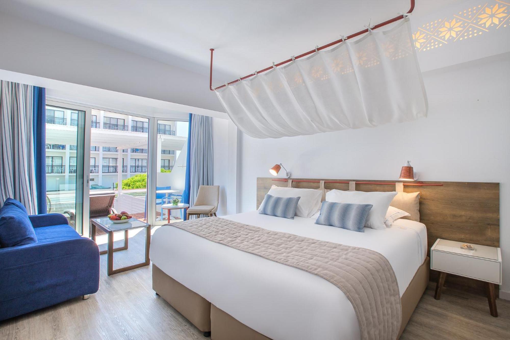 Junior Family Suite Side Sea View Private Terrace
