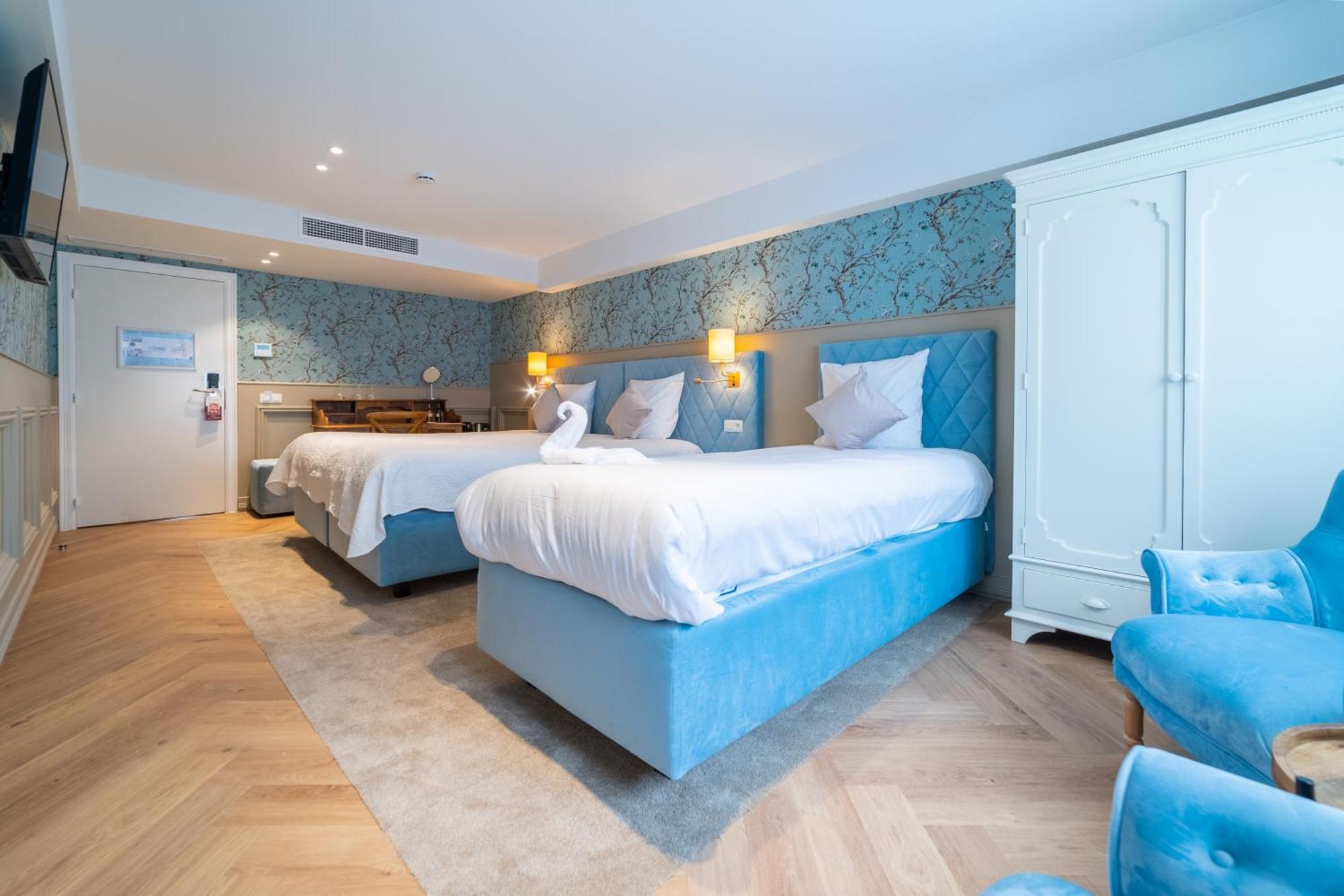 Family triple room
