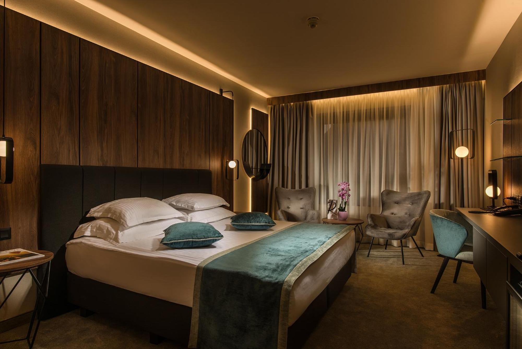 Superior Double or Twin Room City View