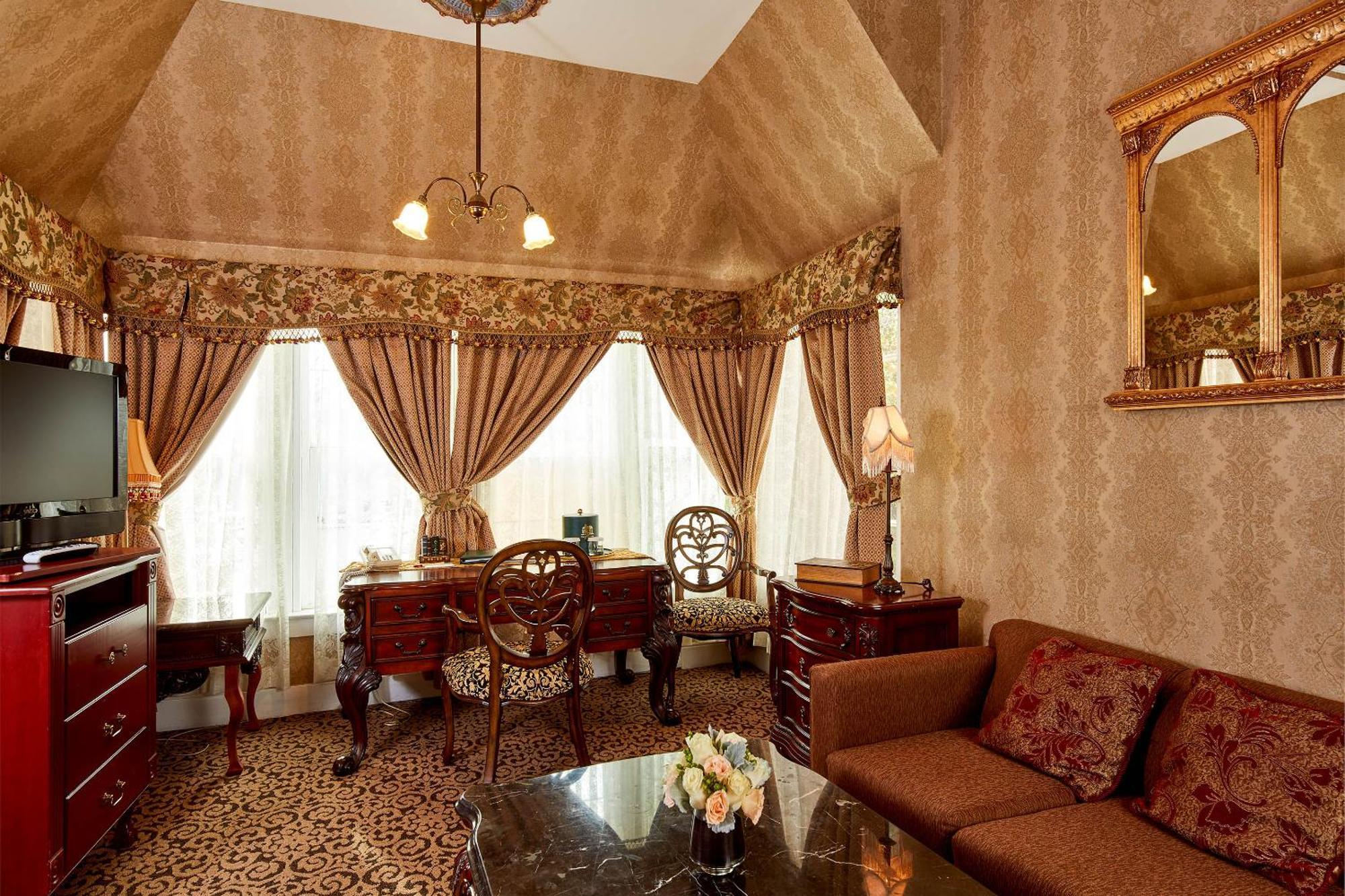 Executive Suite