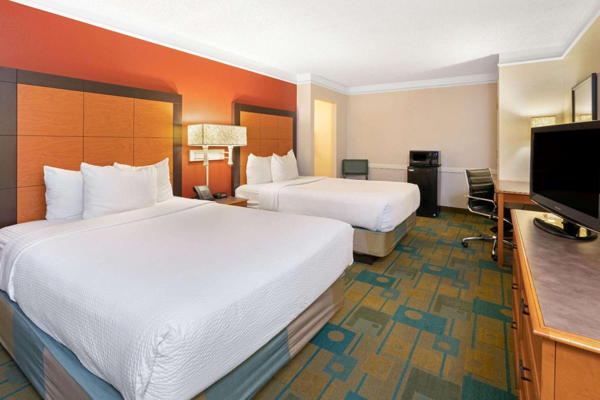 Deluxe Double Room Two Double Beds Non-Smoking