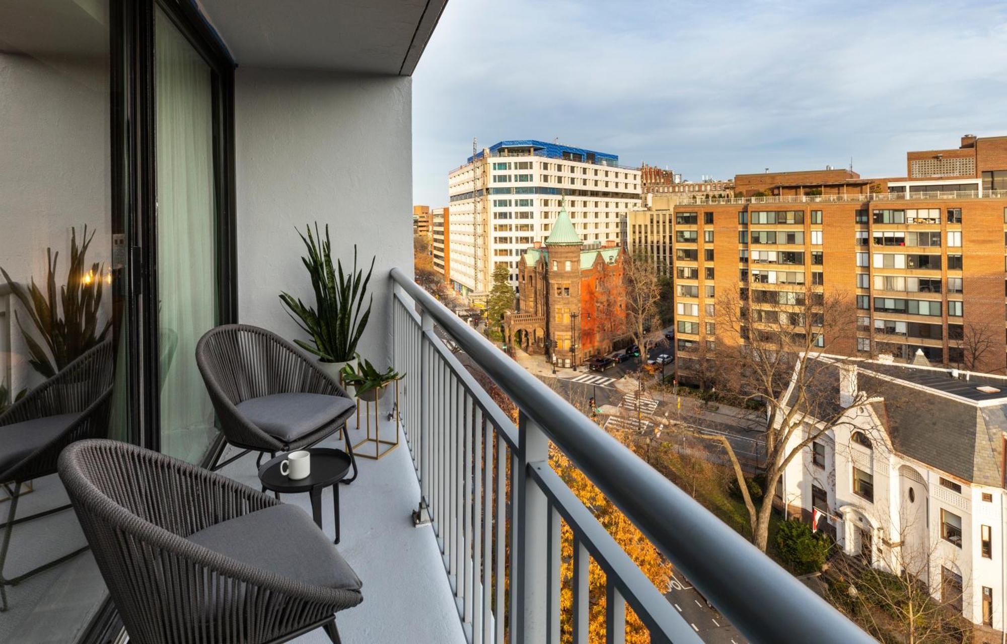 King Studio Suite Balcony