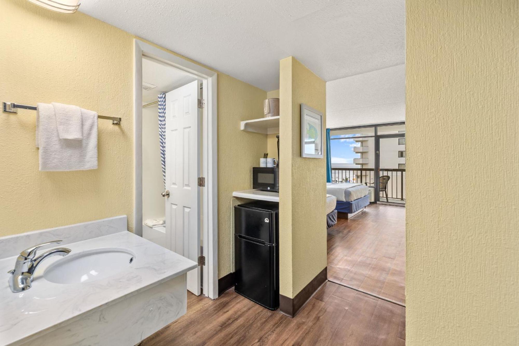 Standard Queen Room Two Queen Beds Ocean View