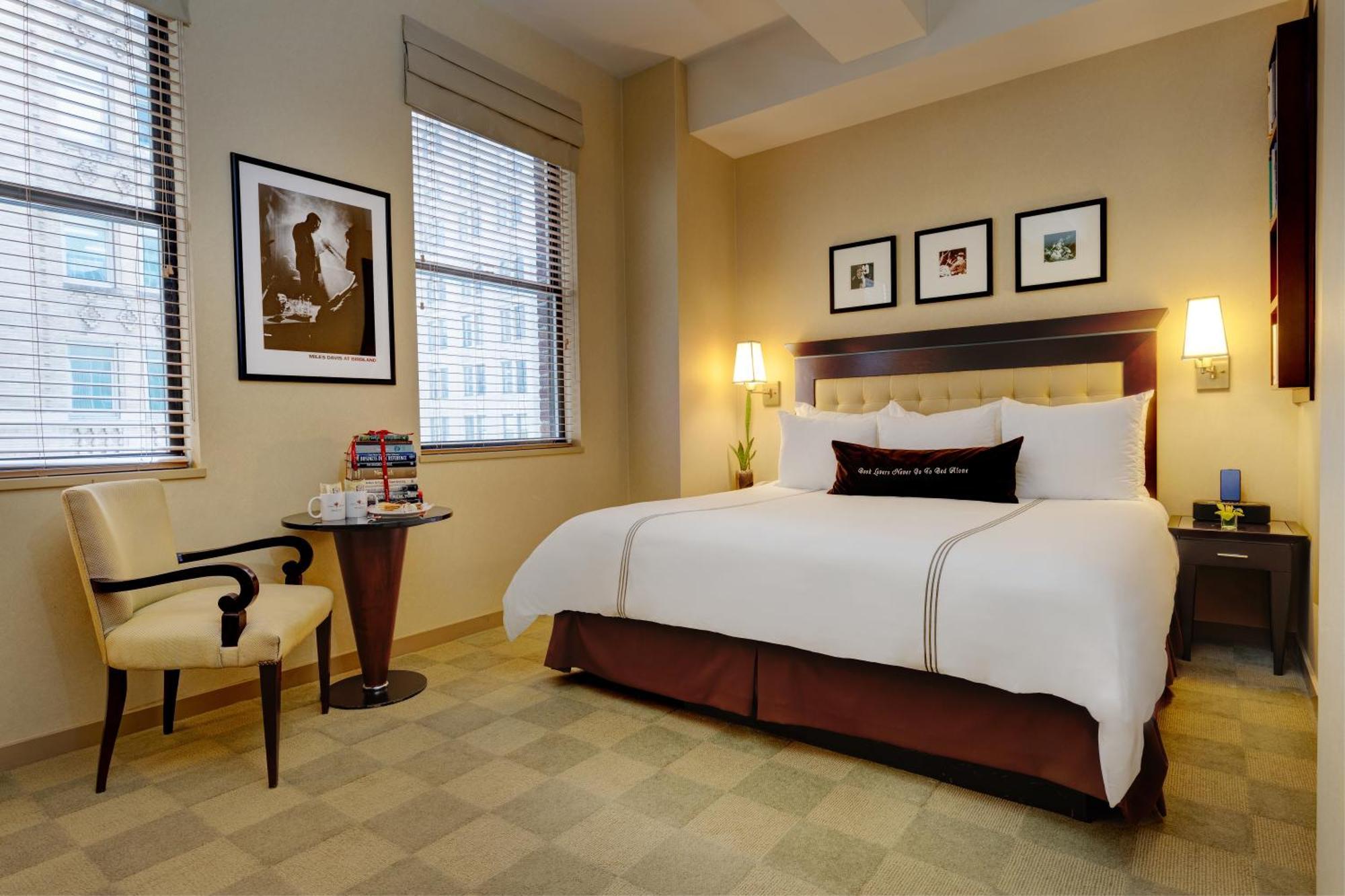 Deluxe Room One King Bed