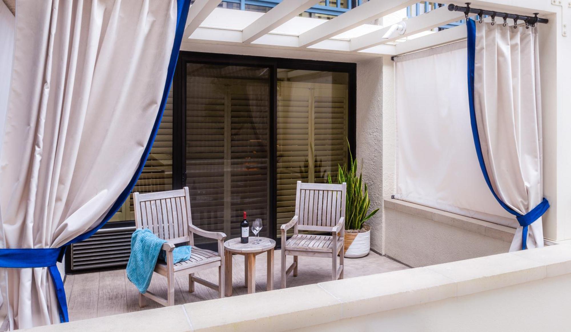 King Room Courtyard View