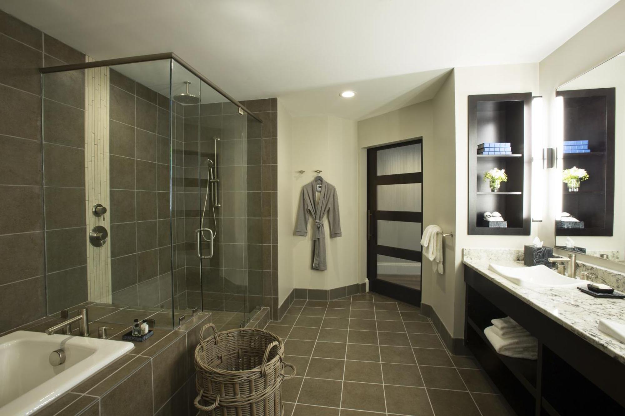 Signature One-Bedroom Suite