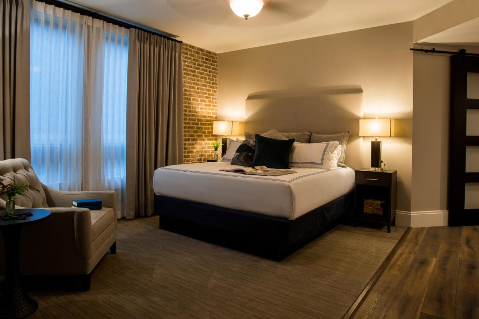Signature One-Bedroom Suite