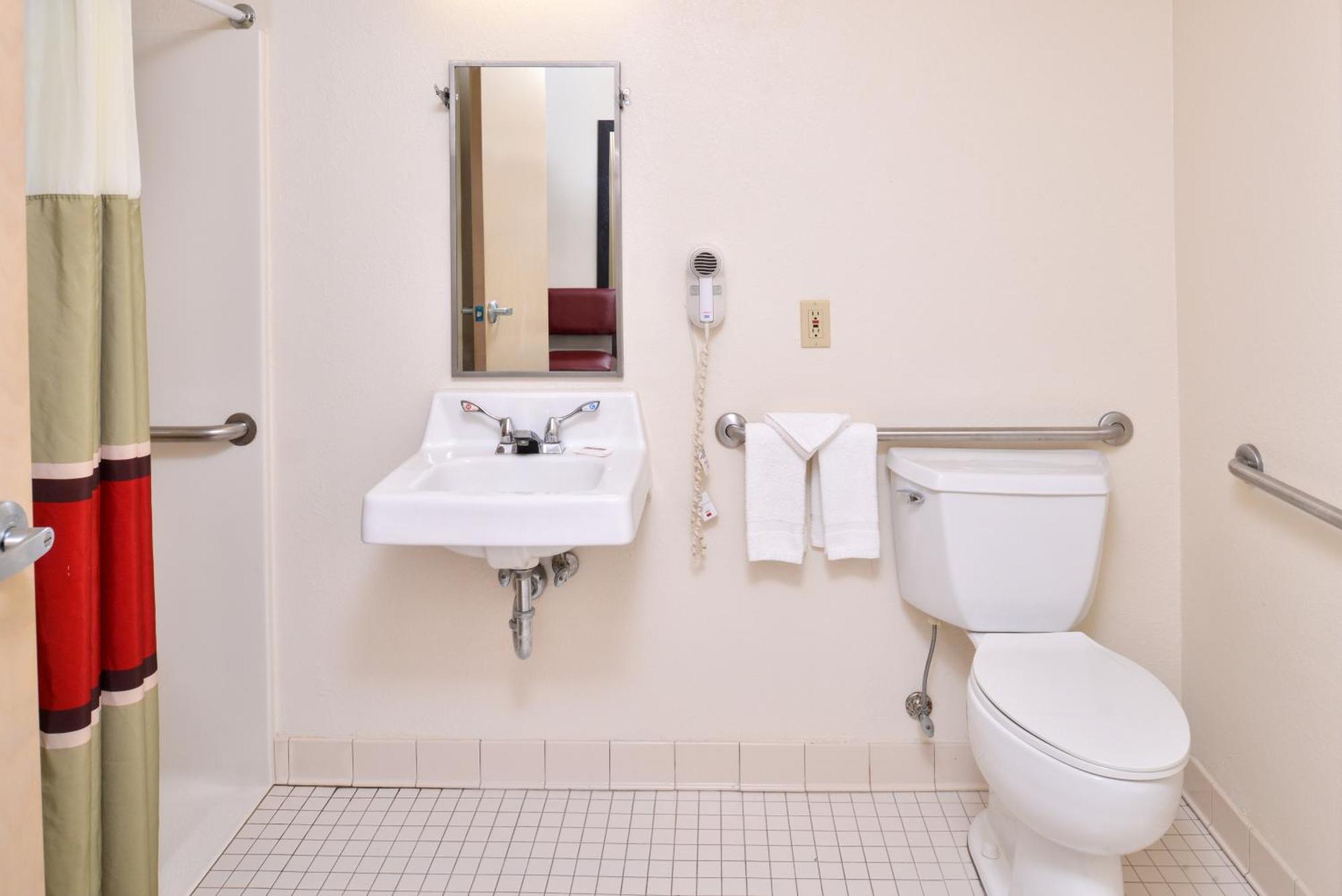 King Room – Disability Access or Non-Smoking