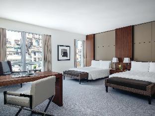Family Room Two Queen Beds