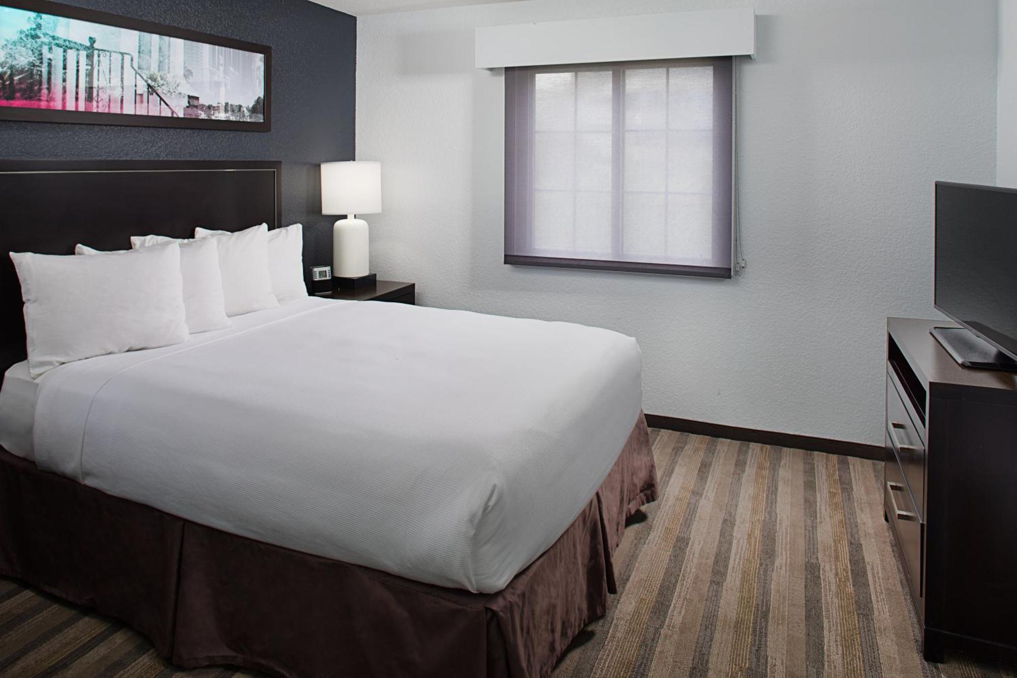 One-Bedroom King Suite